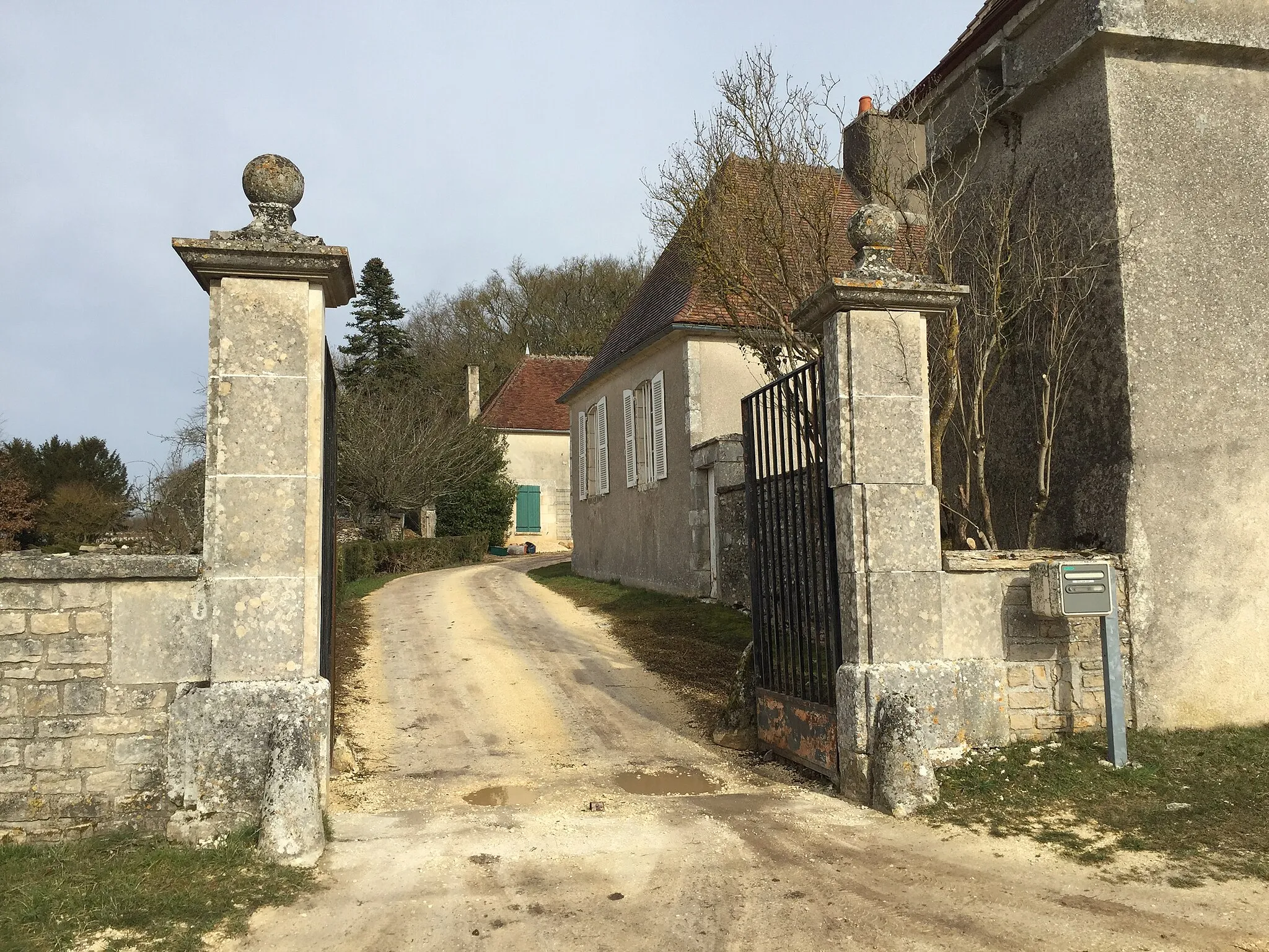 Photo showing: Sougères-en-Puisaye.