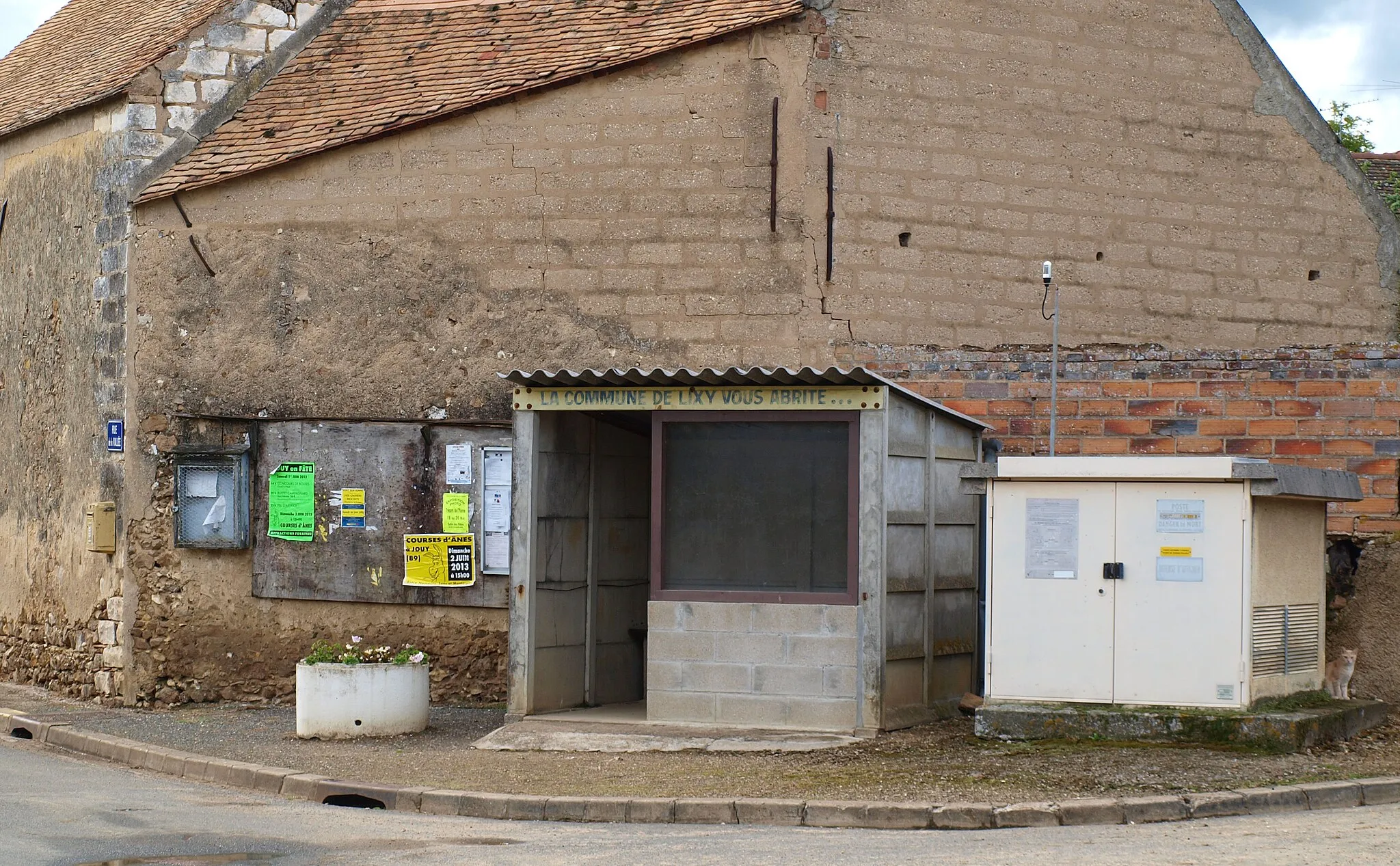 Photo showing: Lixy (Yonne, France) ; le hameau de Fontenelle.