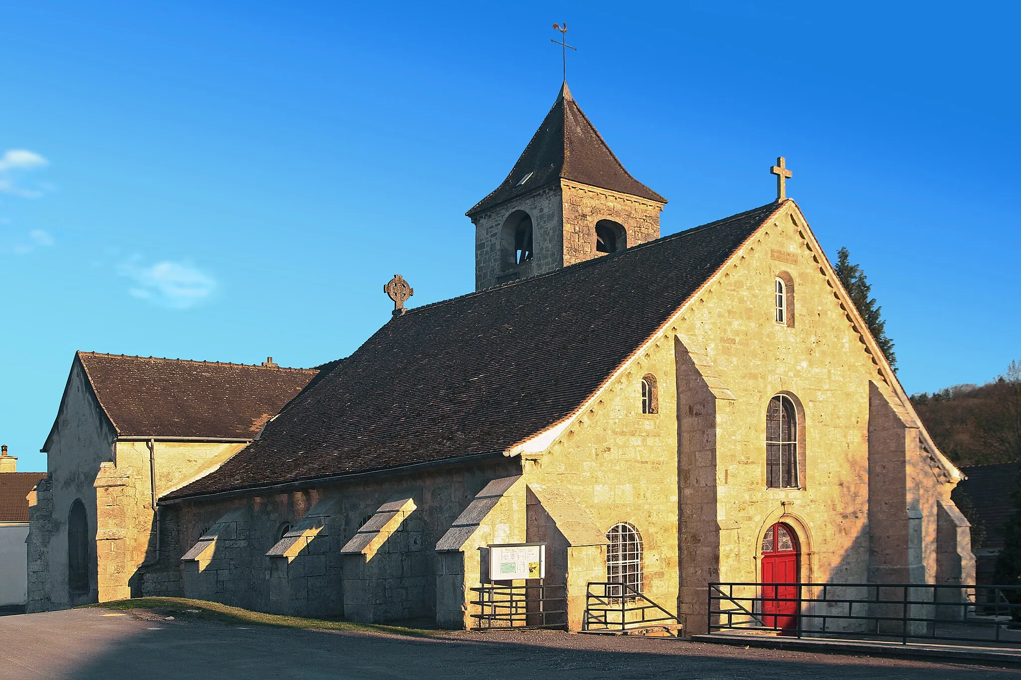 Photo showing: Église romane Saint-Rémi (XIIème et XVIIIème siècles) à Recey-sur-Ource en Côte-d'Or