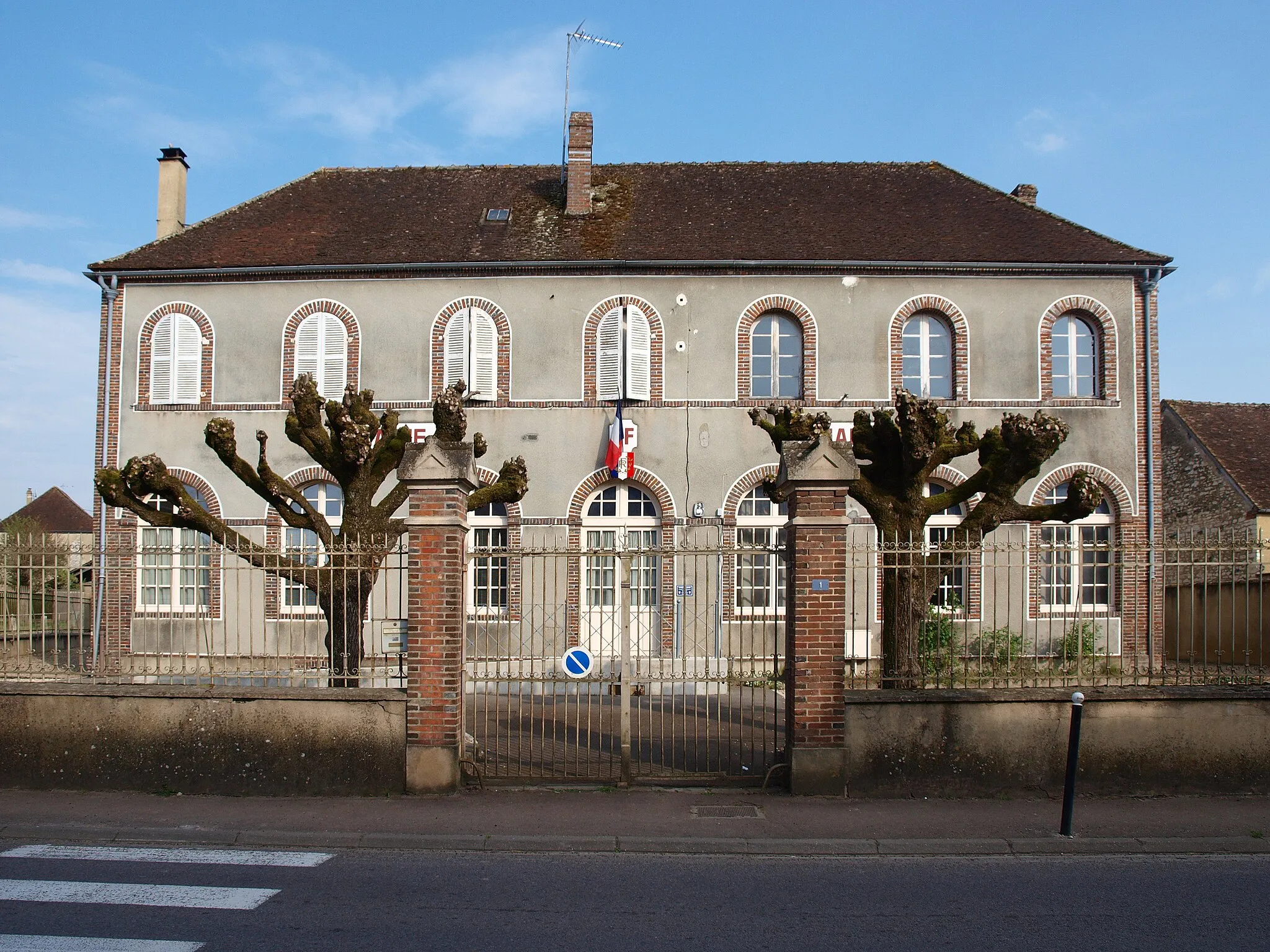 Photo showing: Senan (Yonne, France) , sa mairie