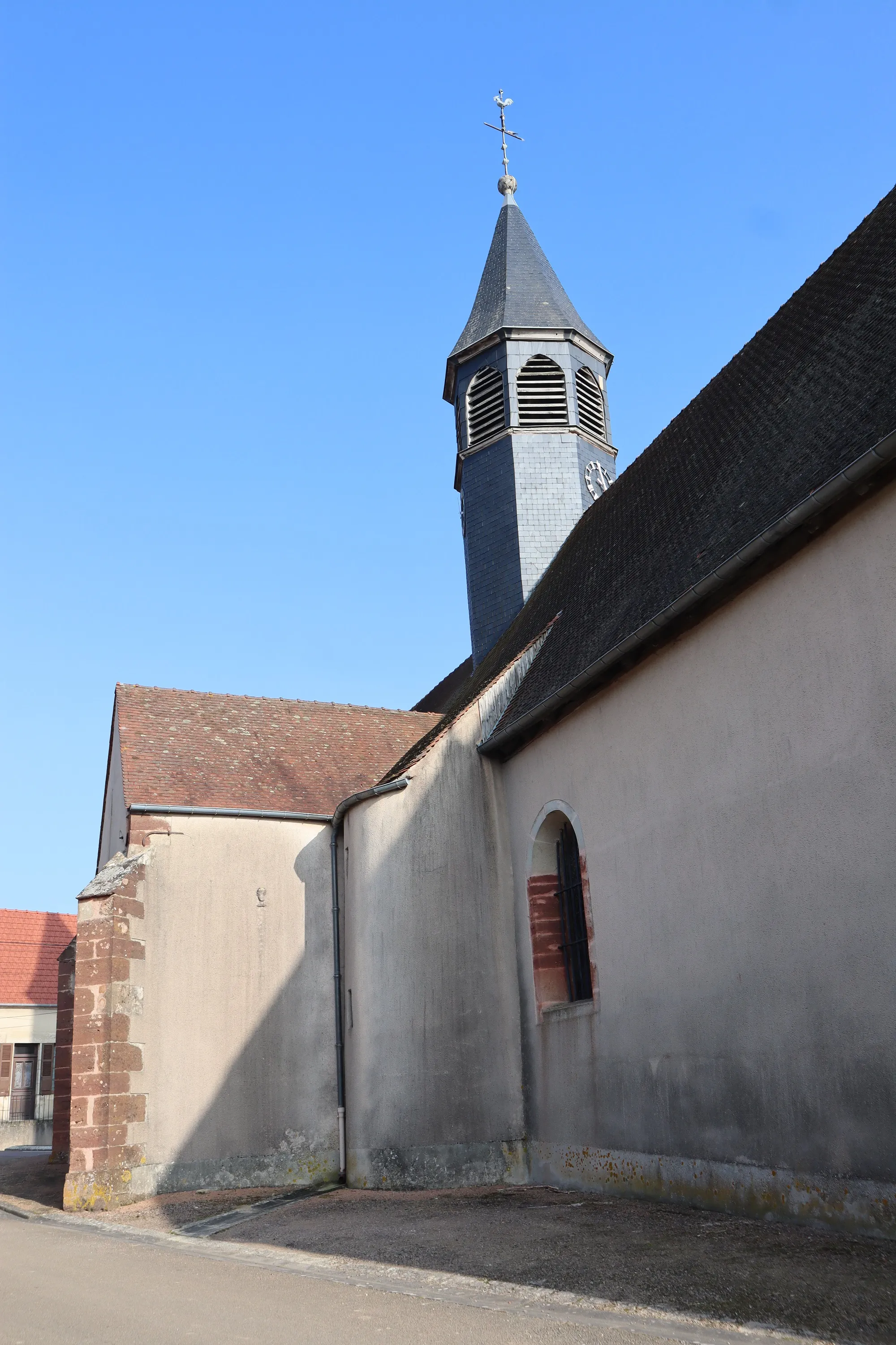 Photo showing: Extérieur de l'église Sainte-Magnance de Sainte-Magnance (21).