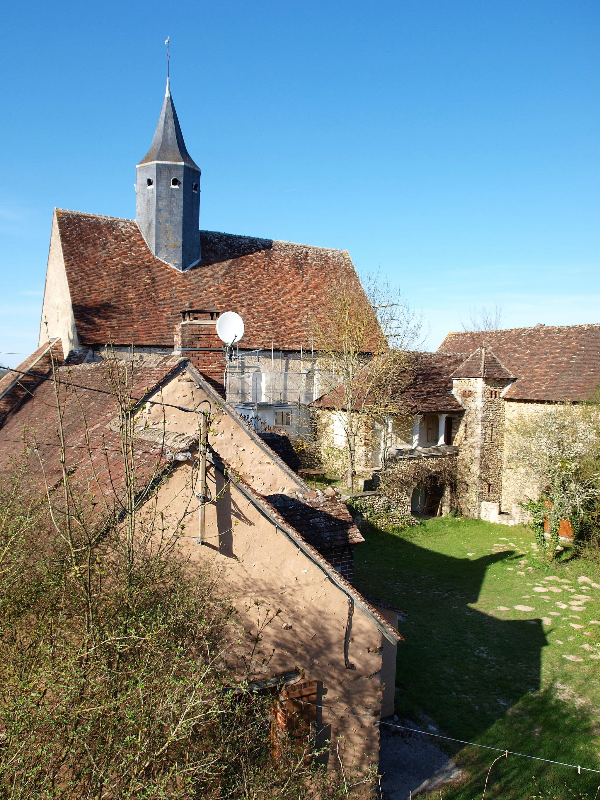 Photo showing: Église Saint-Romain de Saint-Romain-le-Preux (Yonne, France) ; alors en chantier de rénovation.