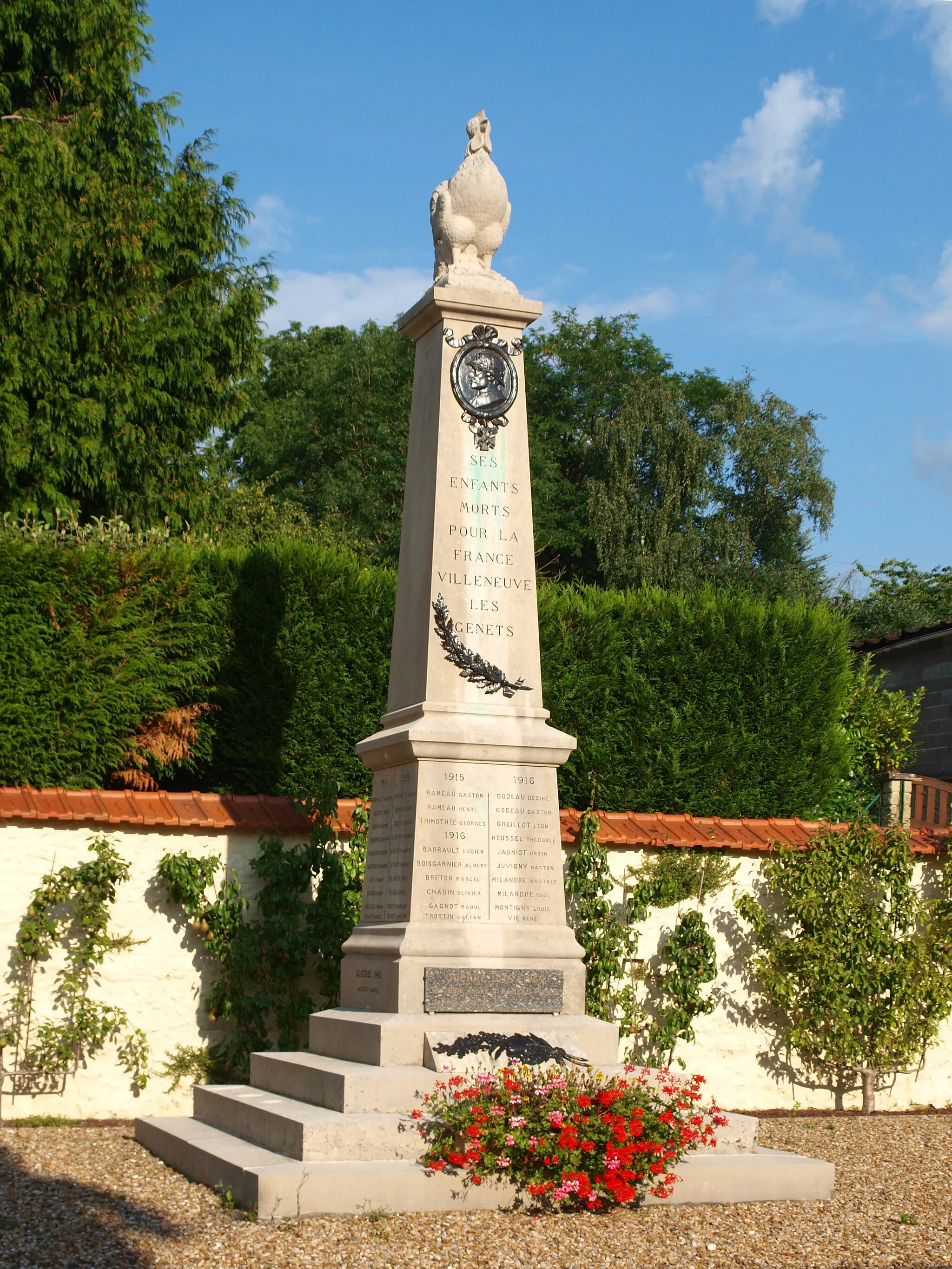 Photo showing: Villeneuve-les-Genêts (Yonne, France) ;