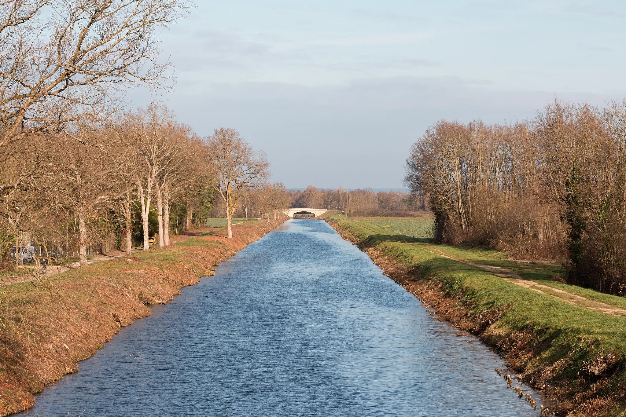 Photo showing: The “Pont des Chaumes ”Stubble-fieds bridge).