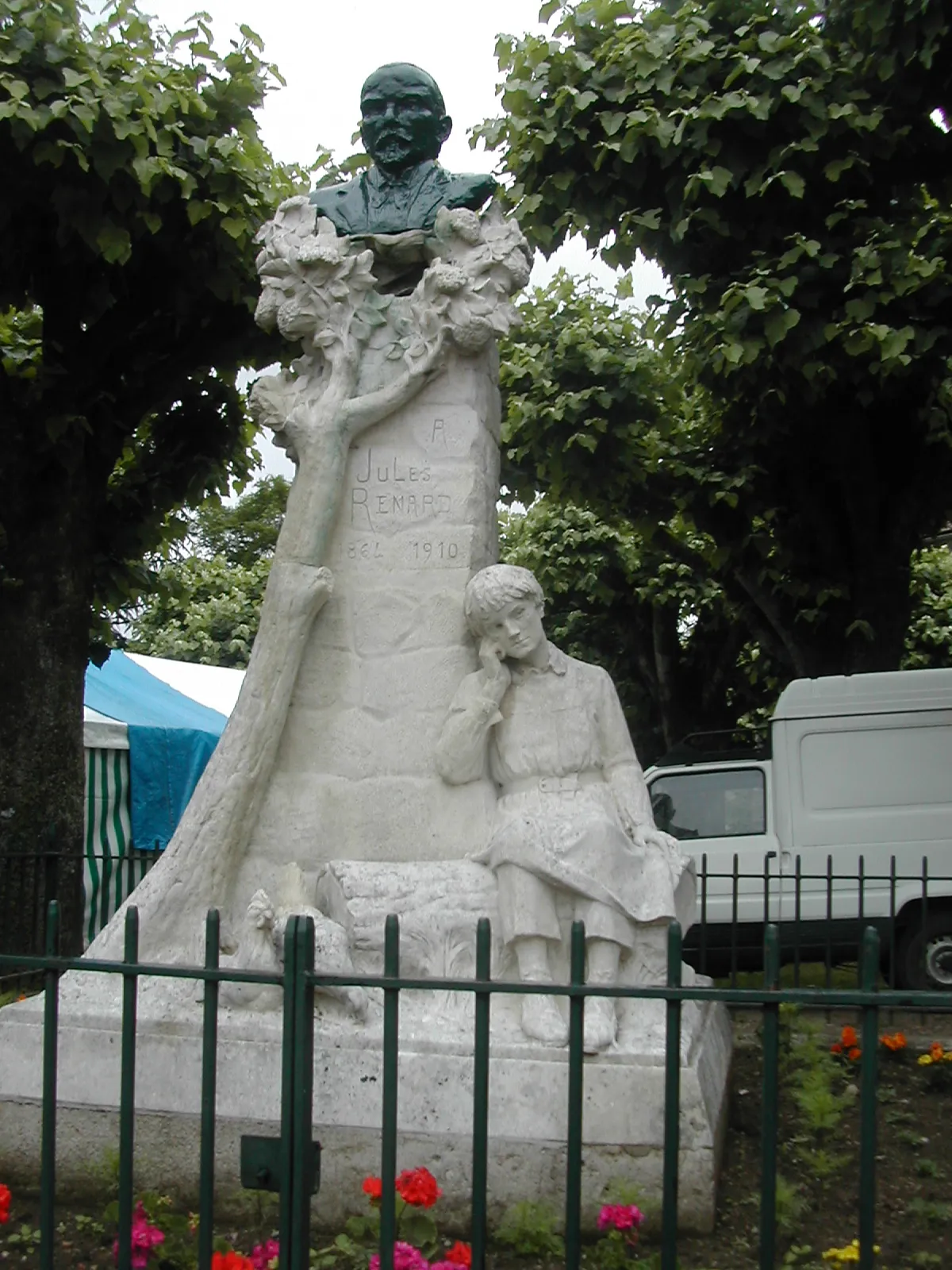 Photo showing: Monument de Jules Renard à Chitry-les-Mines (Nièvre)