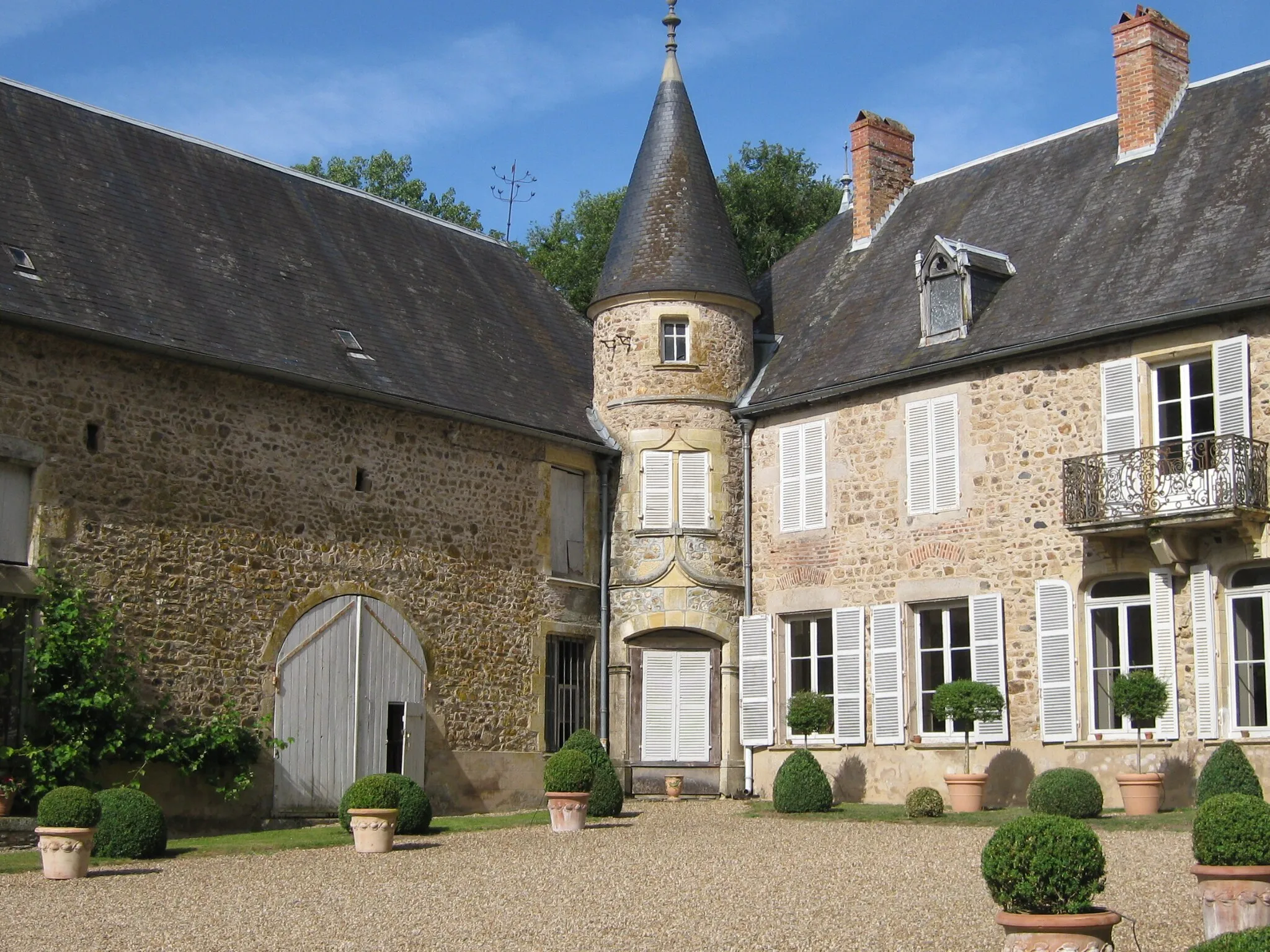 Photo showing: Château de Champlevrier Façade Aile droite