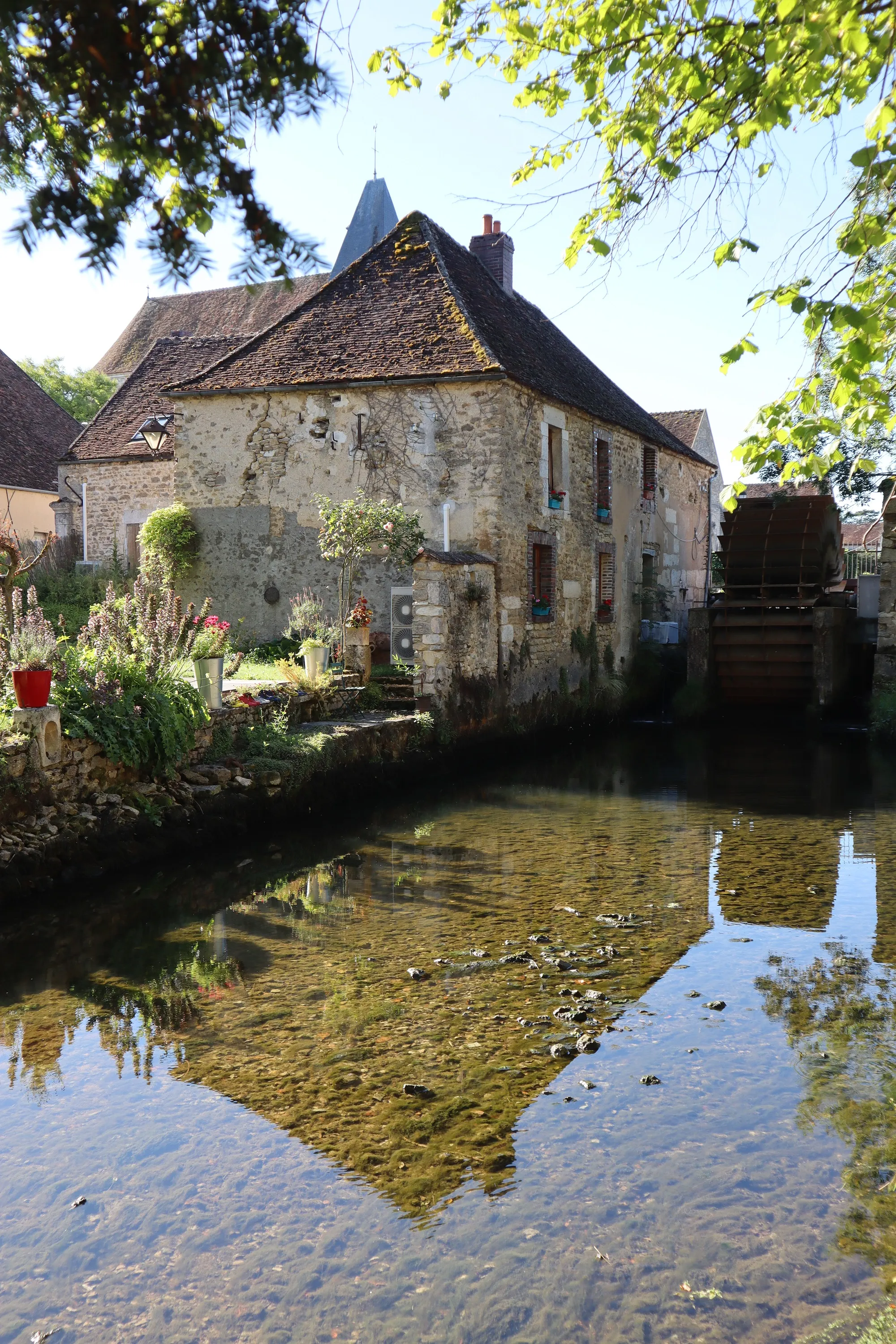 Photo showing: Moulin de Ligny-le-Châtel (Yonne).