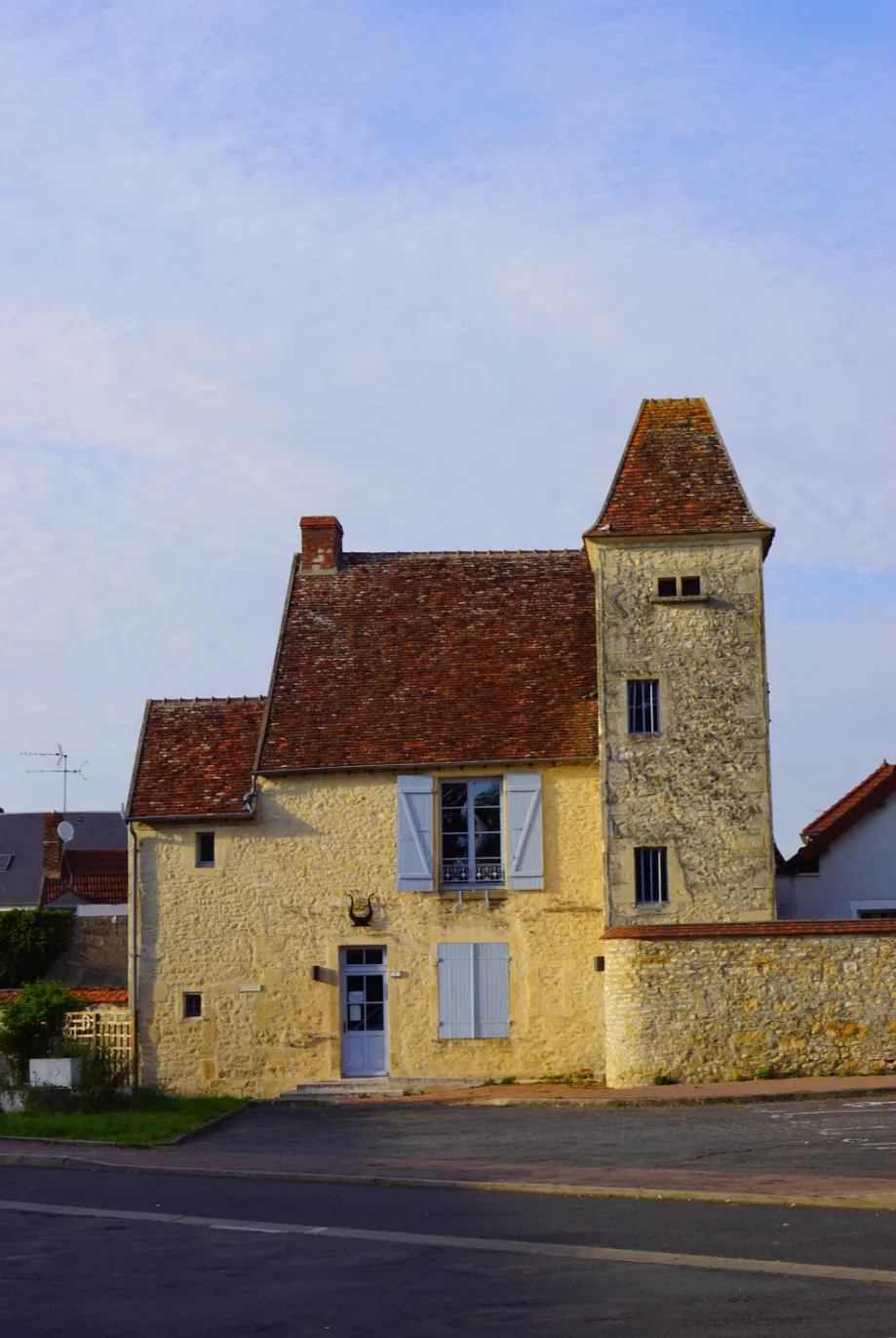 Photo showing: Pougues les Eaux, La Tour de la Musique