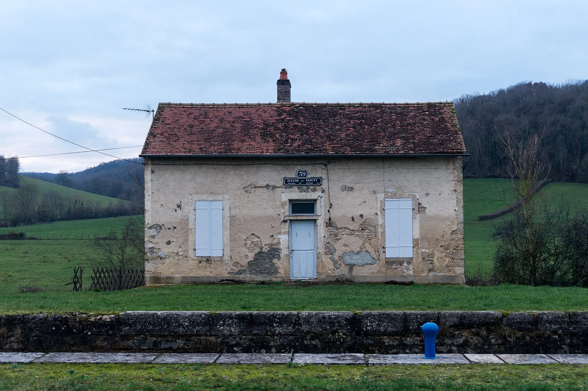 Photo showing: Bâtiment de l'écluse de Seigny