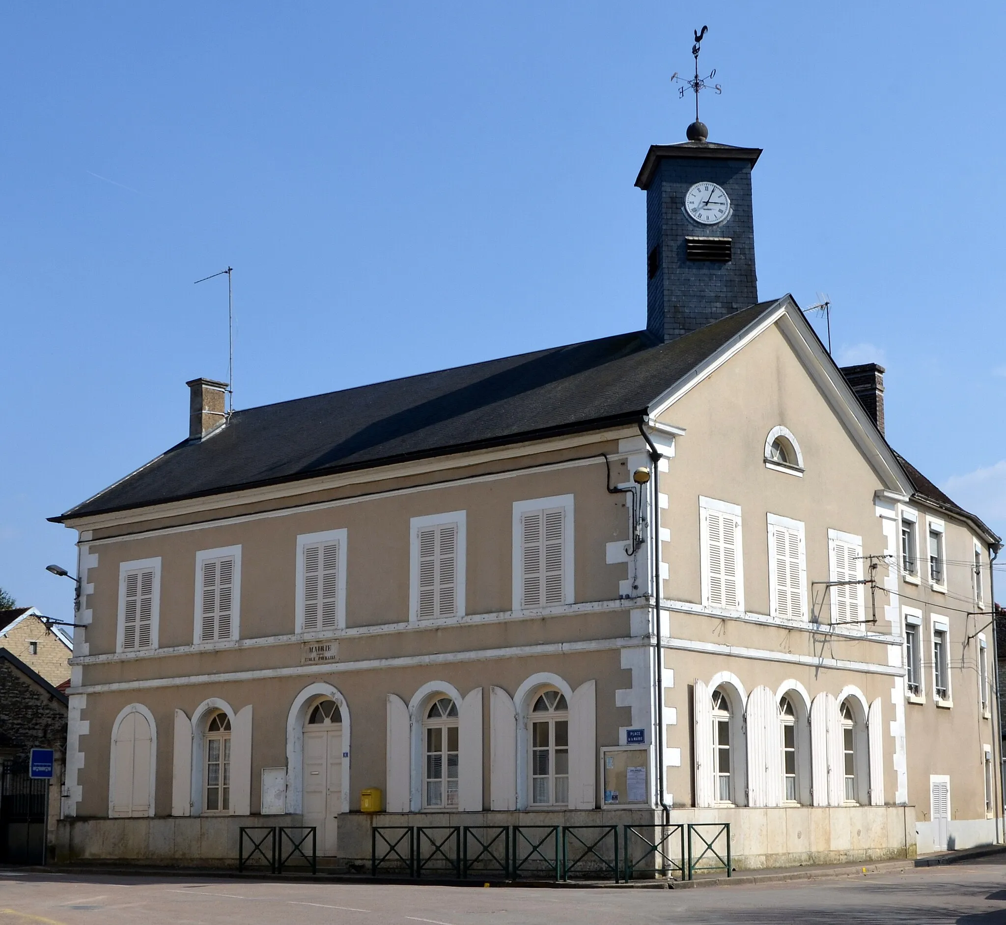 Photo showing: Mairie de Commissey , Tanlay , Yonne, Bourgogne, France