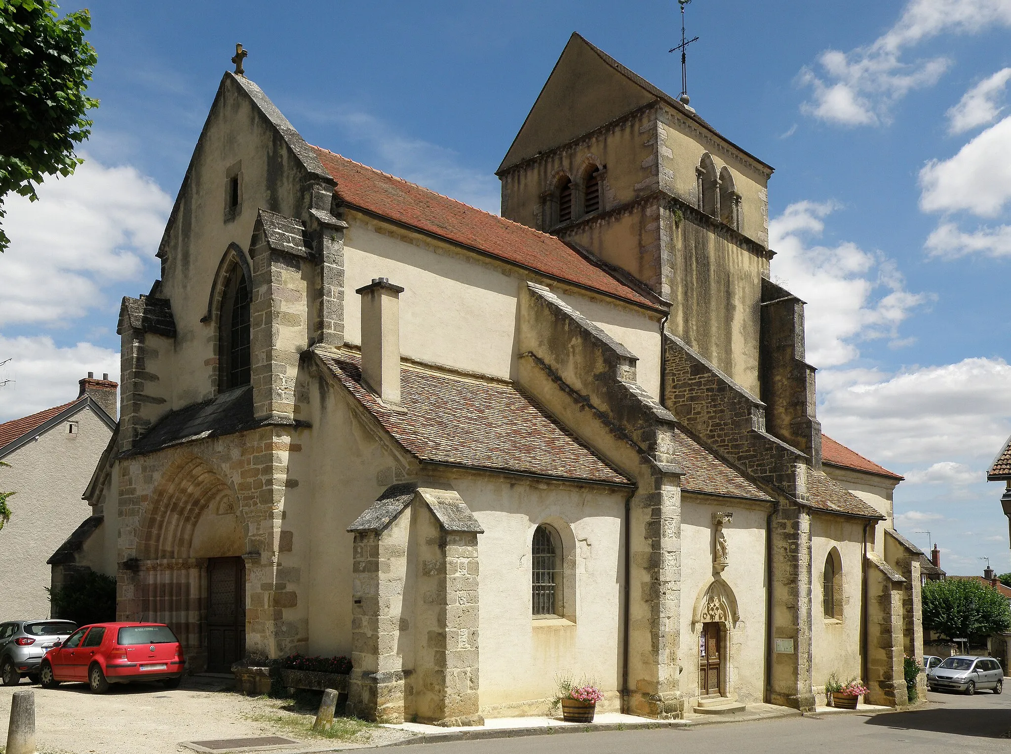 Photo showing: Volnay (Côte d'Or, Bourgogne, France). Église Saint-Cyr-et-Sainte-Julitte.