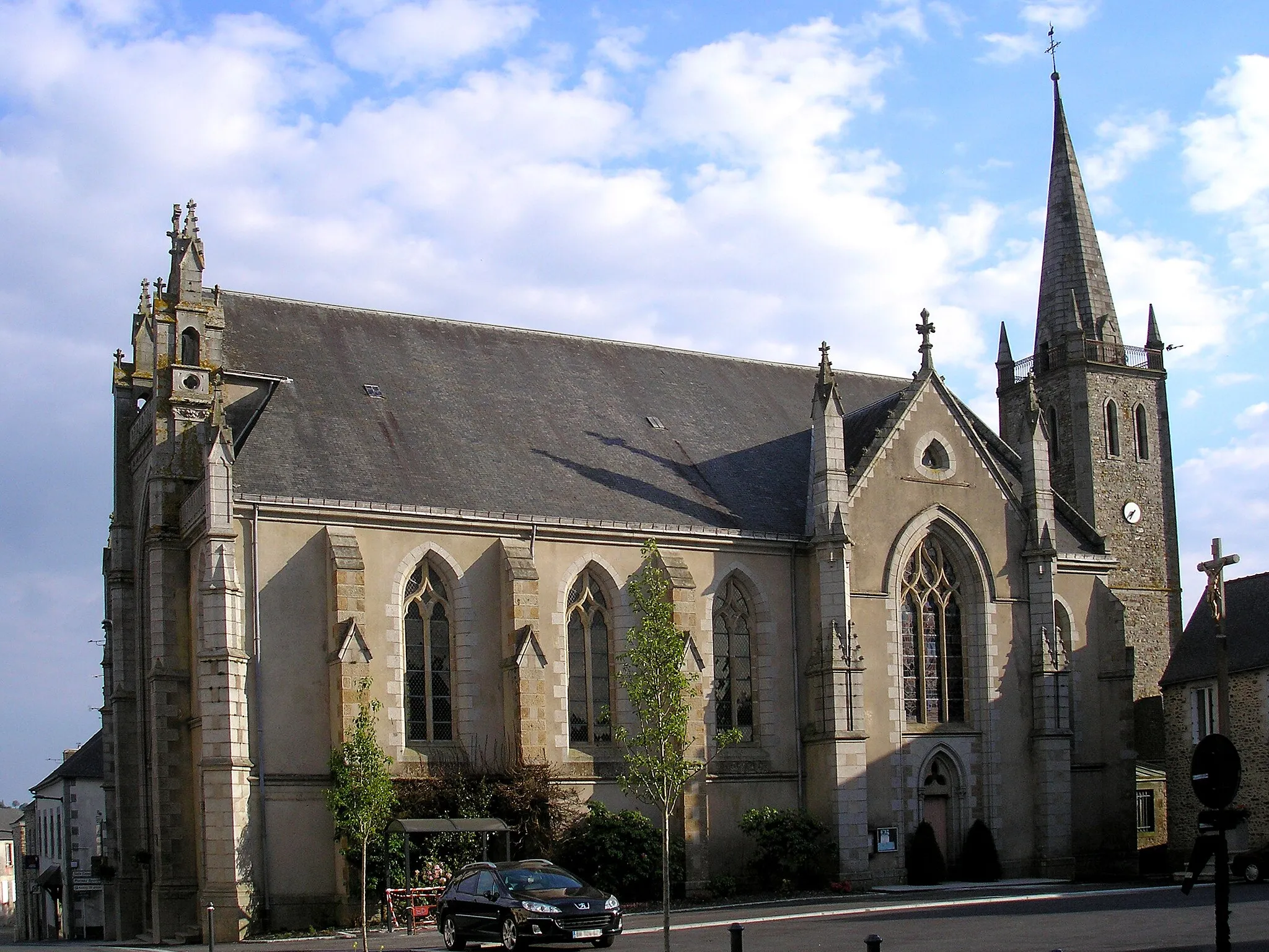 Photo showing: Bourgon (Pays de la Loire, France). L'église Saint-Pierre.