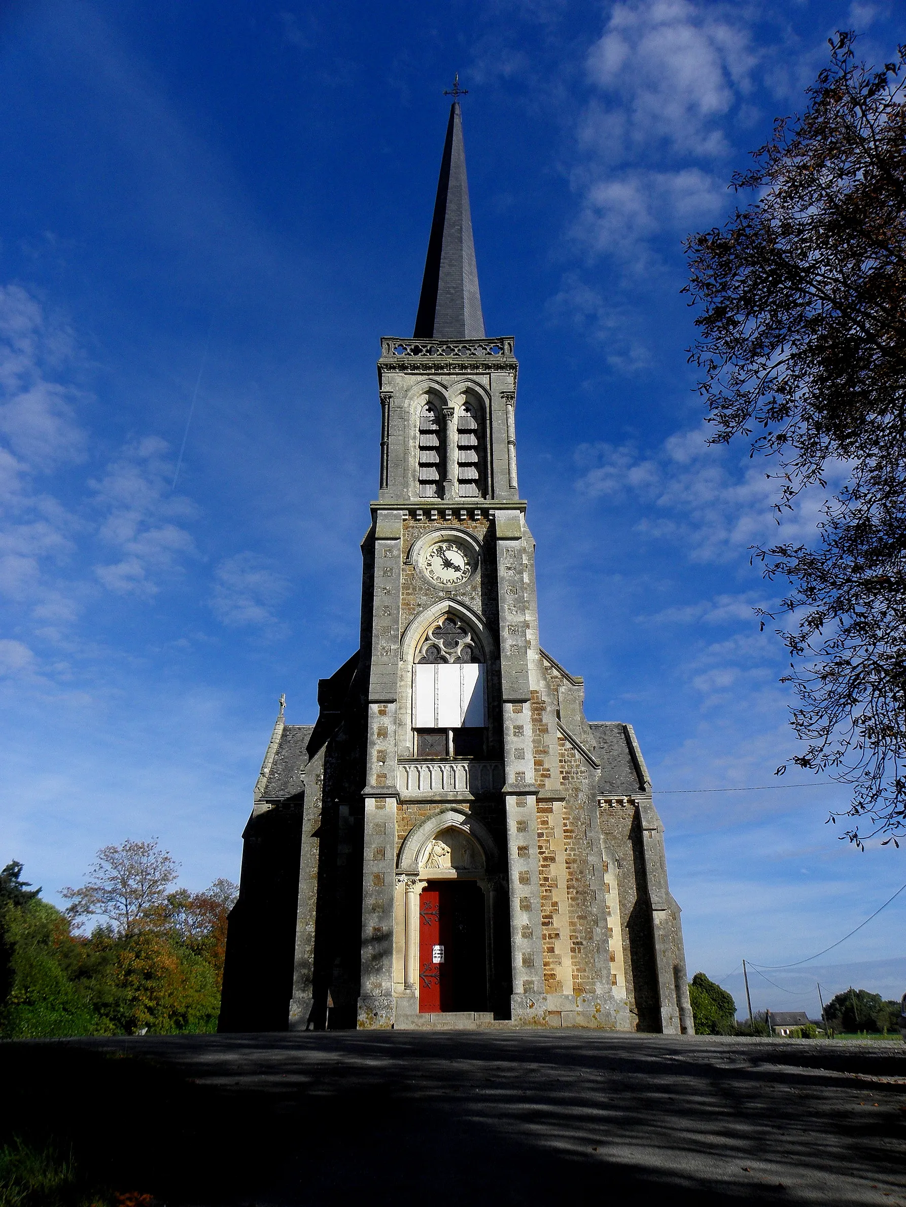 Photo showing: L'église Notre-Dame-de-l'Assomption, lieudit Mégaudais, commune de Saint-Pierre-des-Landes (53). Façade principale.