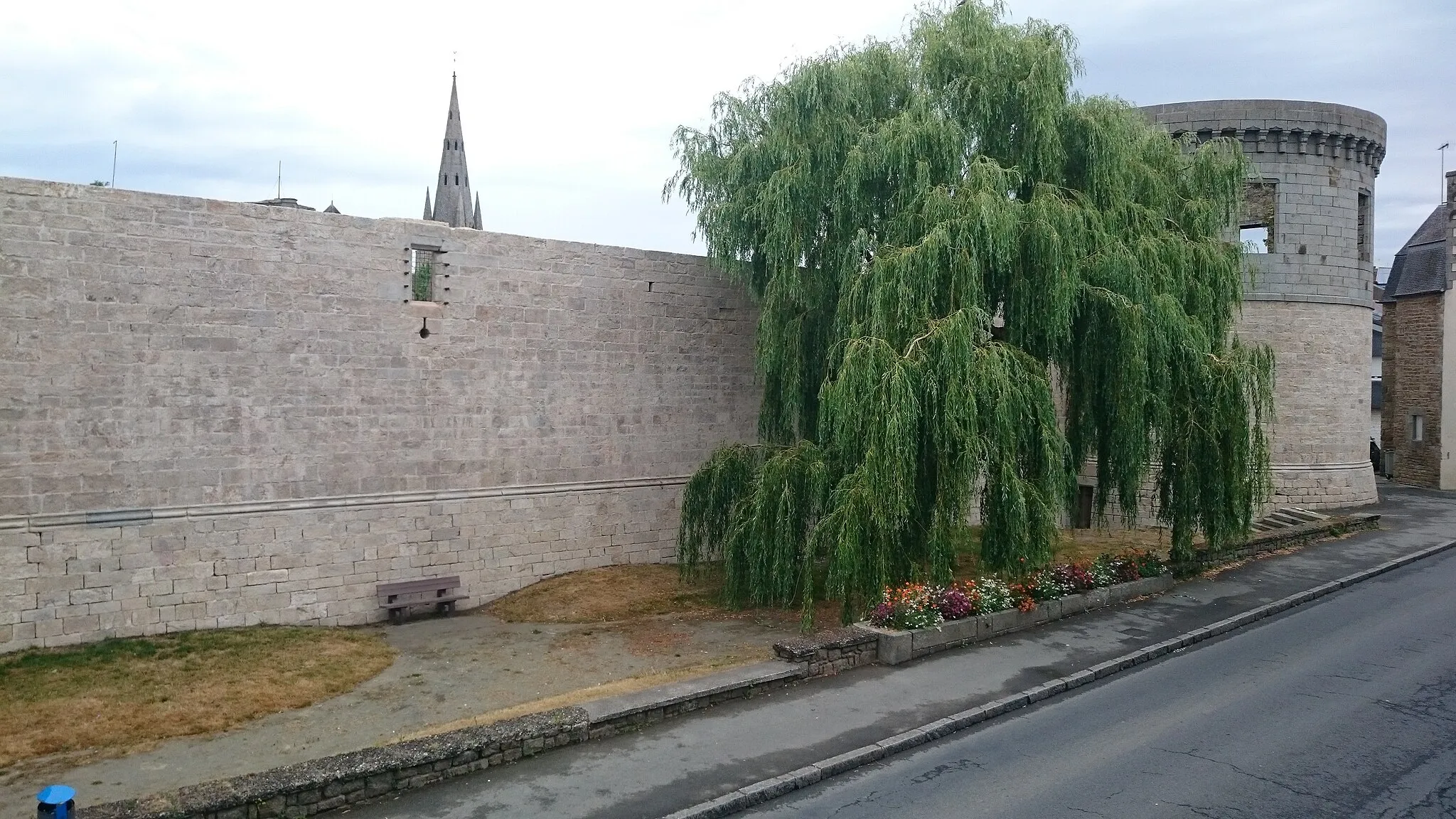 Photo showing: Chateau de Pierre II Guingamp, apres restauration - Tour Est- 30-06-2015