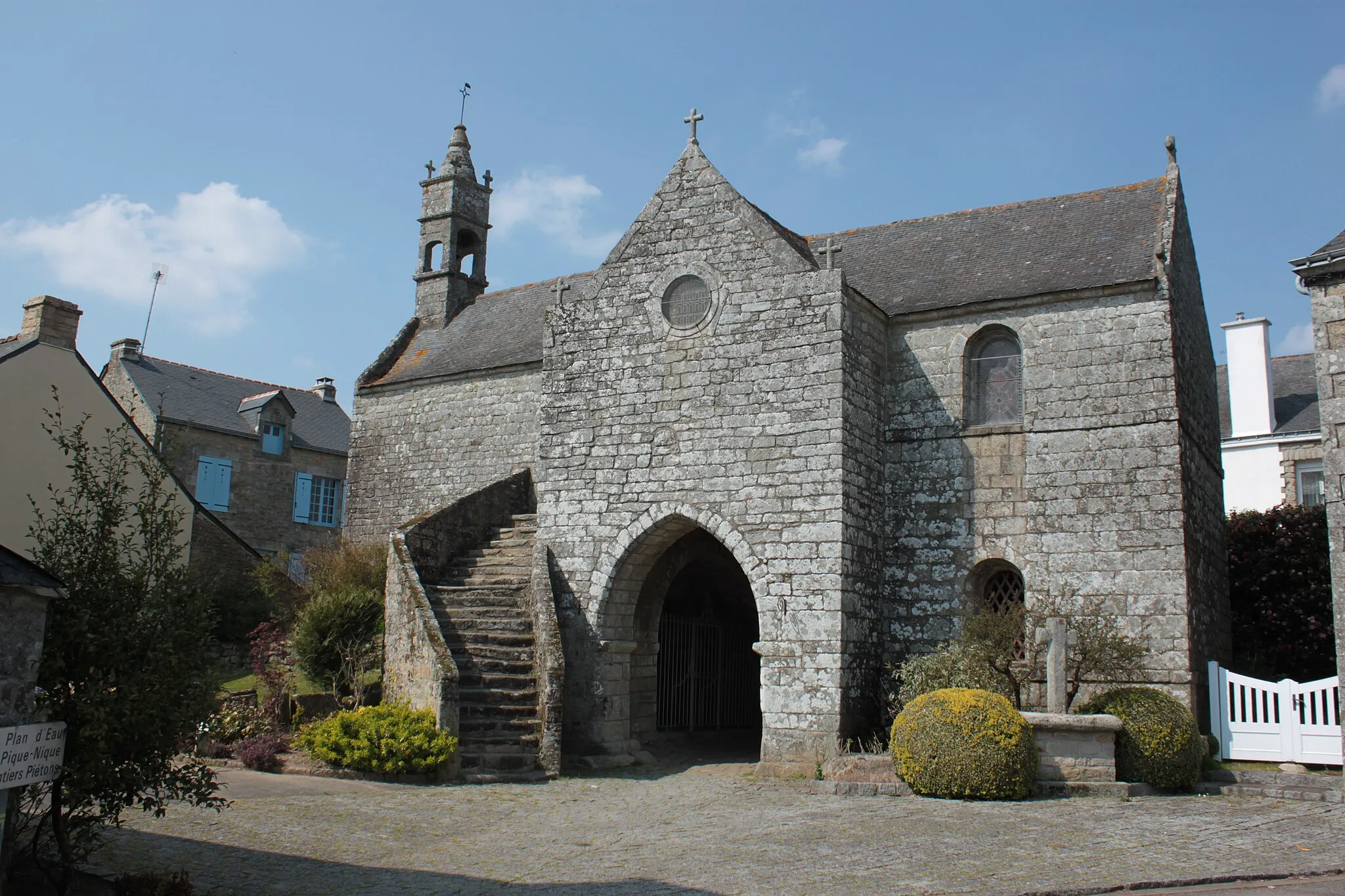 Photo showing: Chapelle des Templiers (1611, côté sud), Fr-56-La Vraie-Croix.