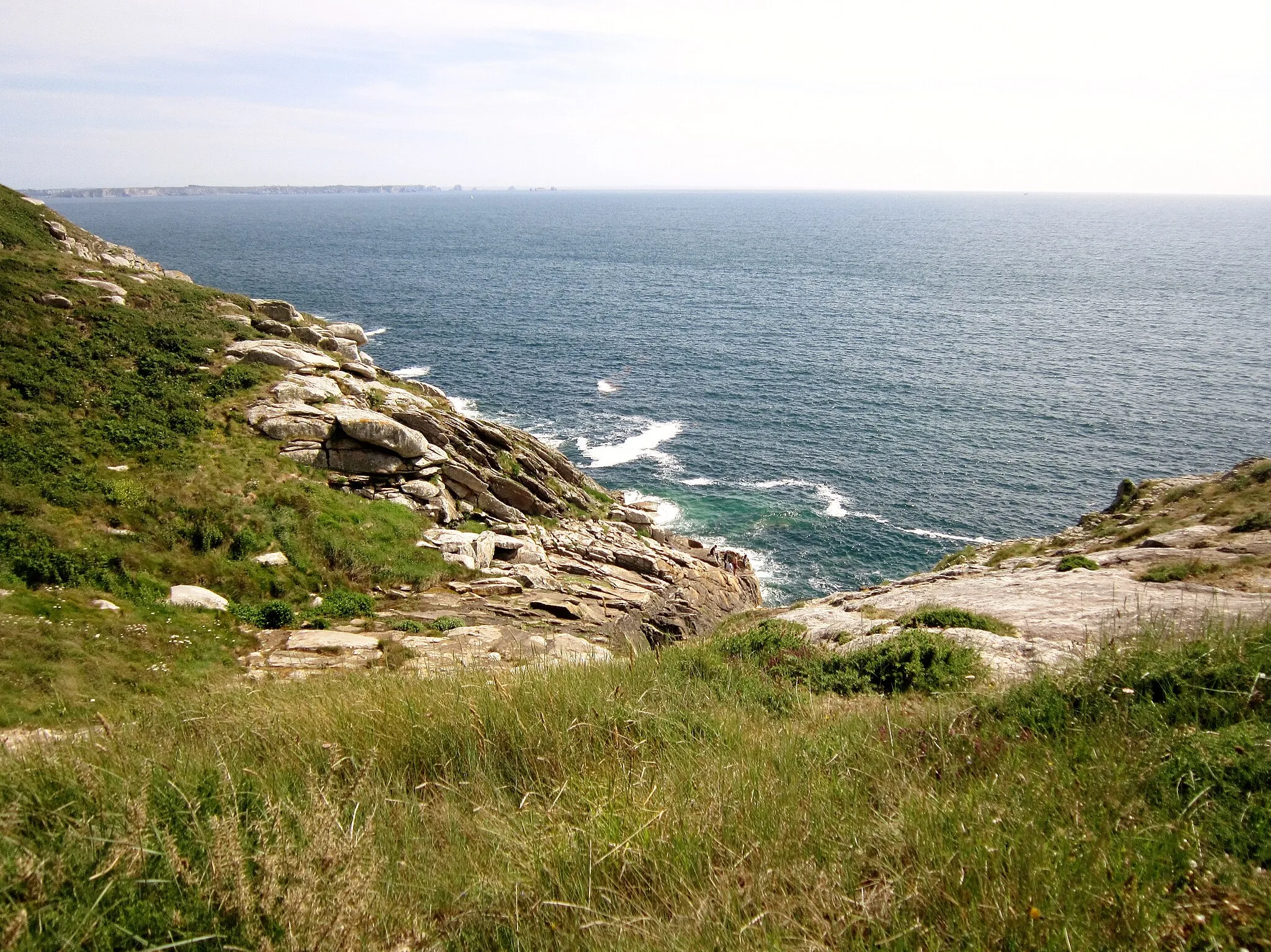 Photo showing: Locmaria-Plouzané : un vallon échancrant les falaises à l'ouest de la colline de Ruvras (Ru Vraz).