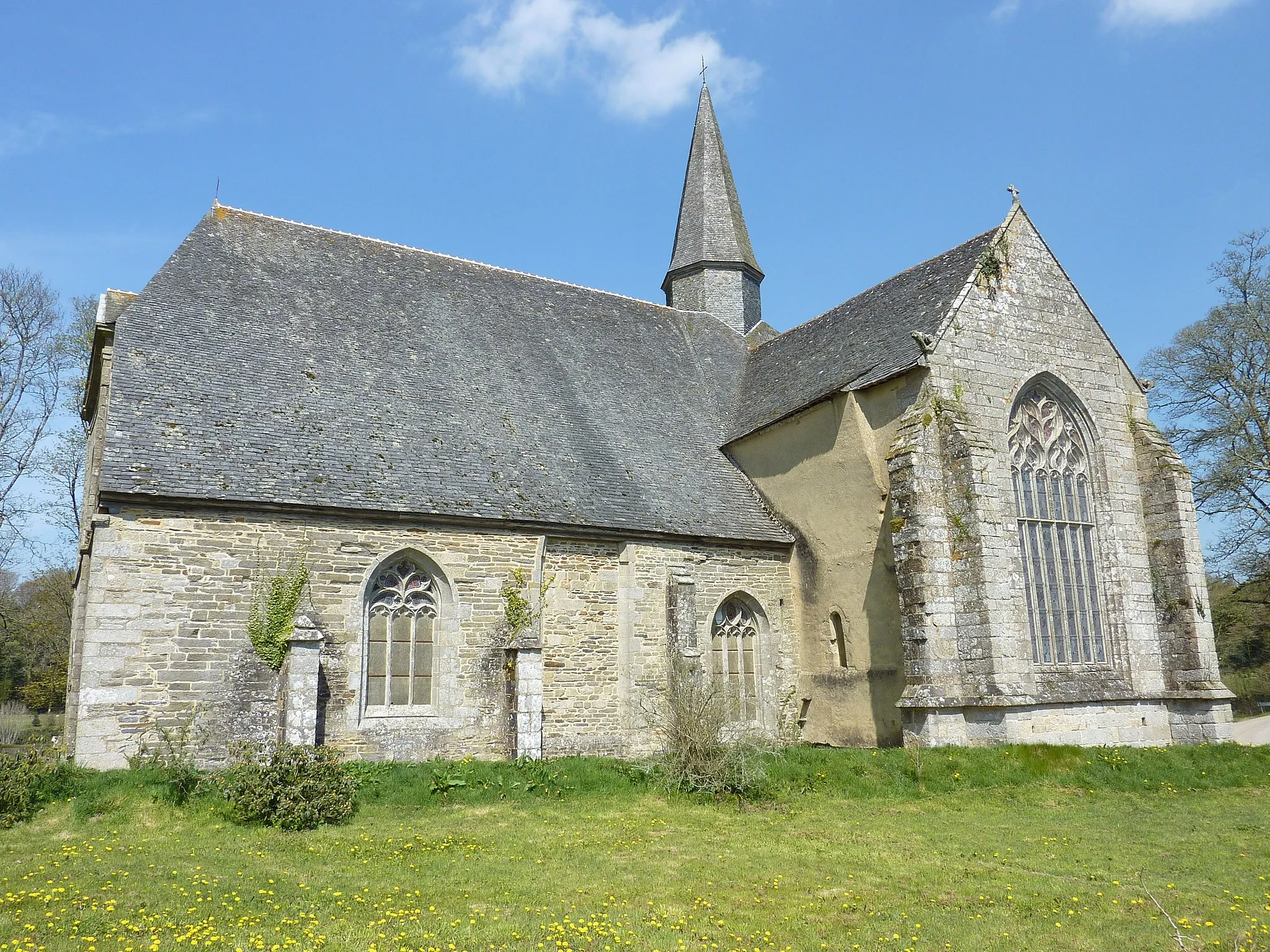 Photo showing: Abbaye du Relecq. Vue méridionale de l'église abbatiale.