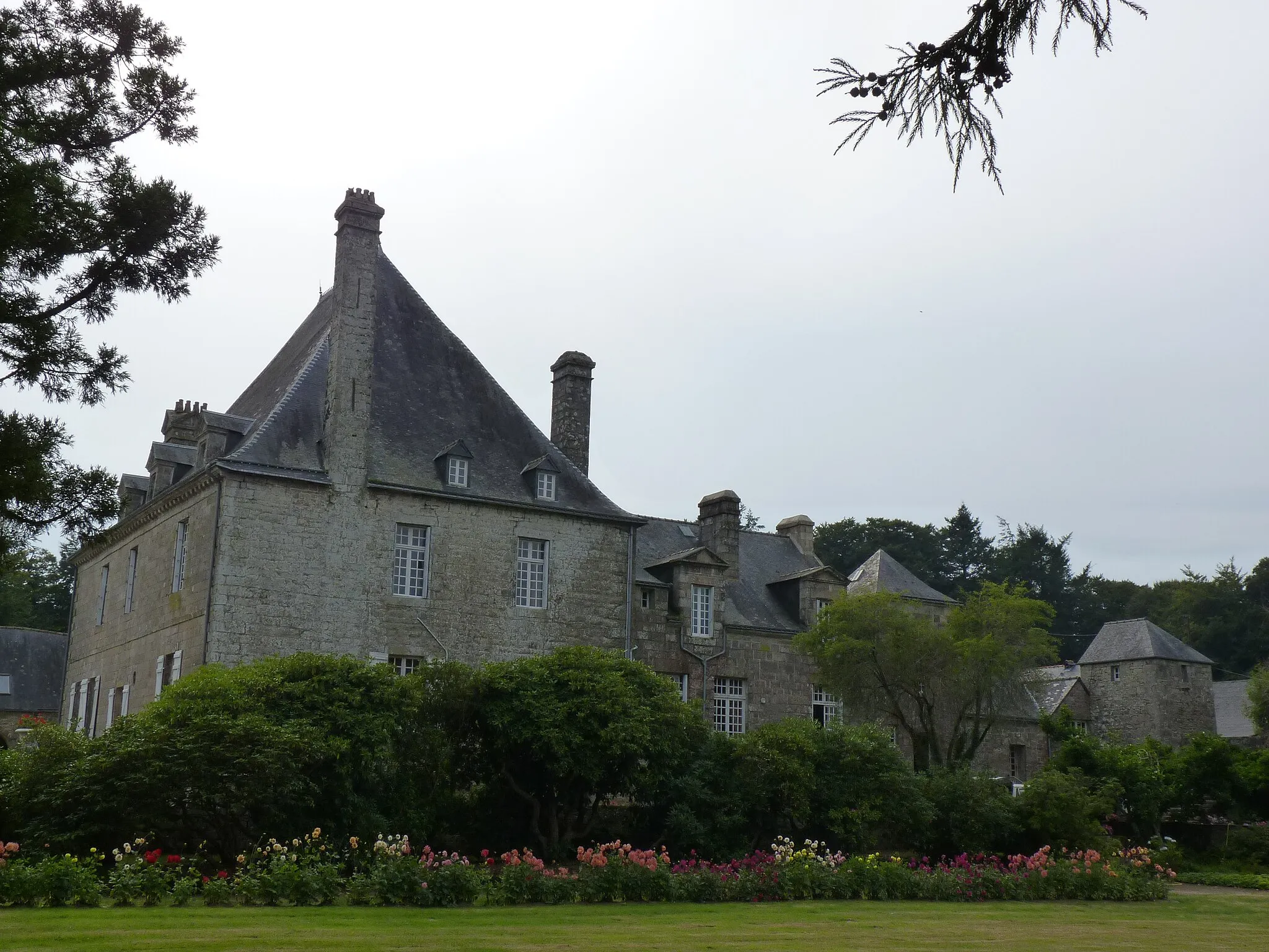 Photo showing: château de la fin du 17ème siècle. Vue des jardins.