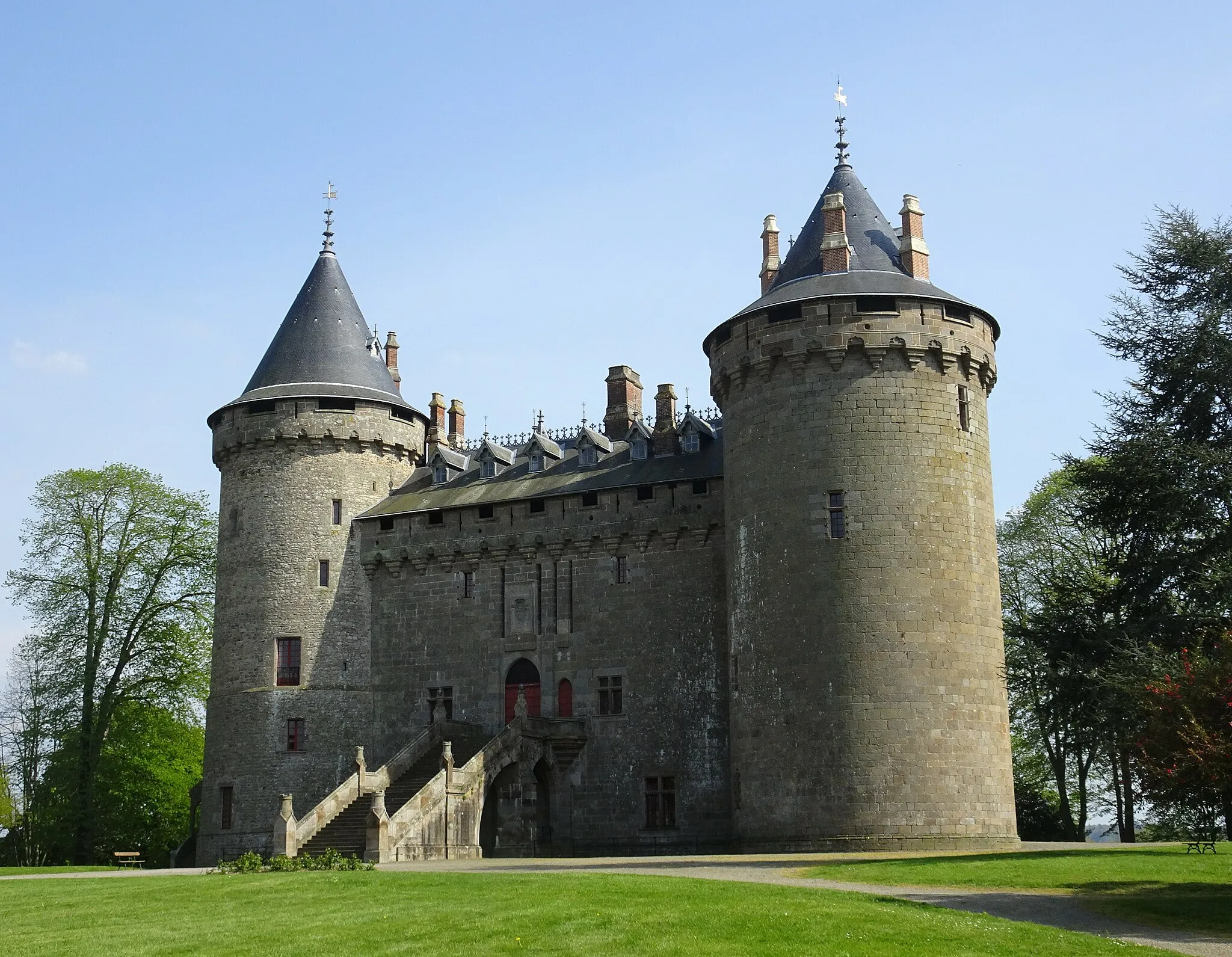 Photo showing: Château de Combourg - Façade de l'entrée