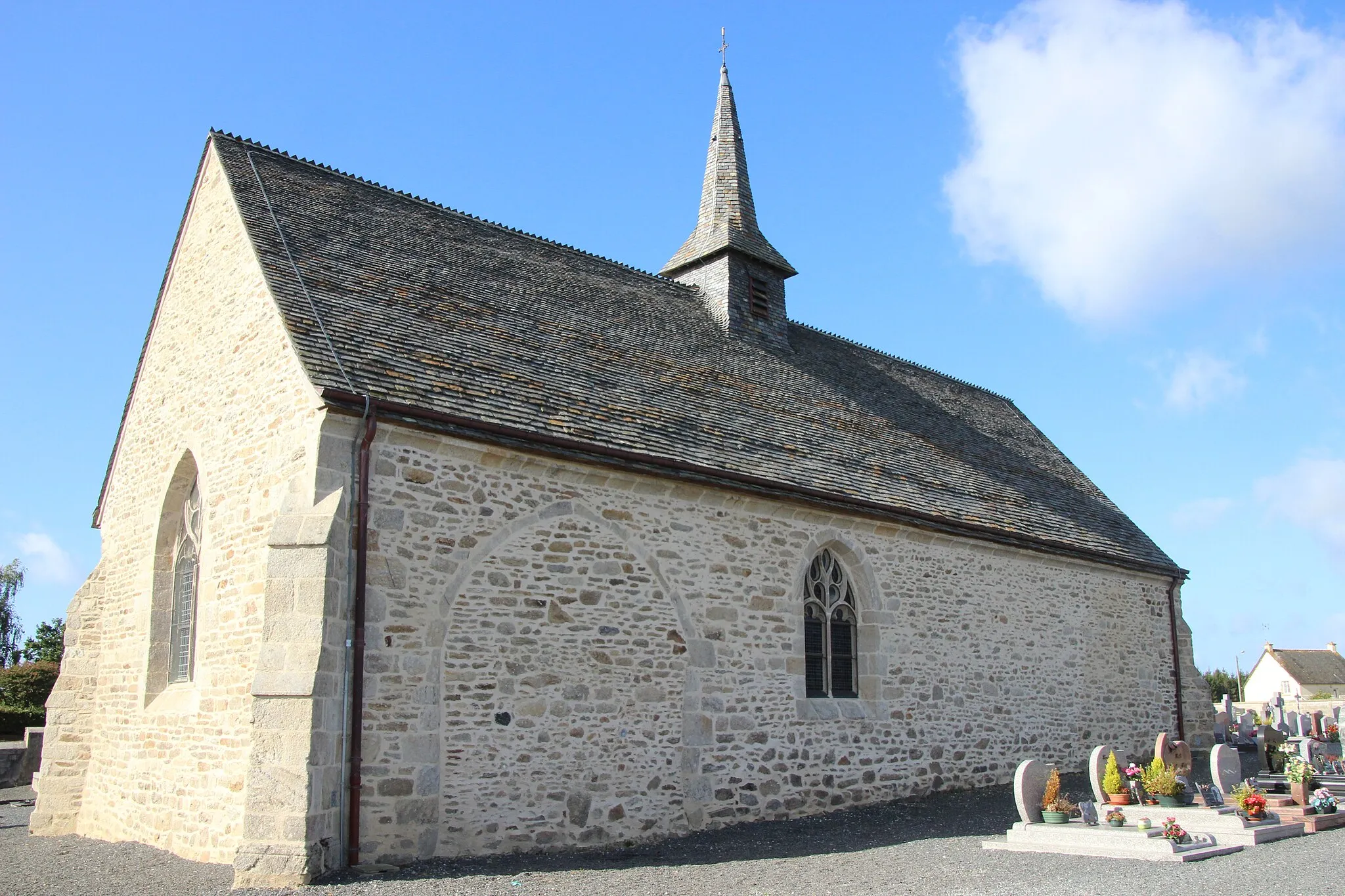 Photo showing: Chapelle St-Jean de Langast - côté nord