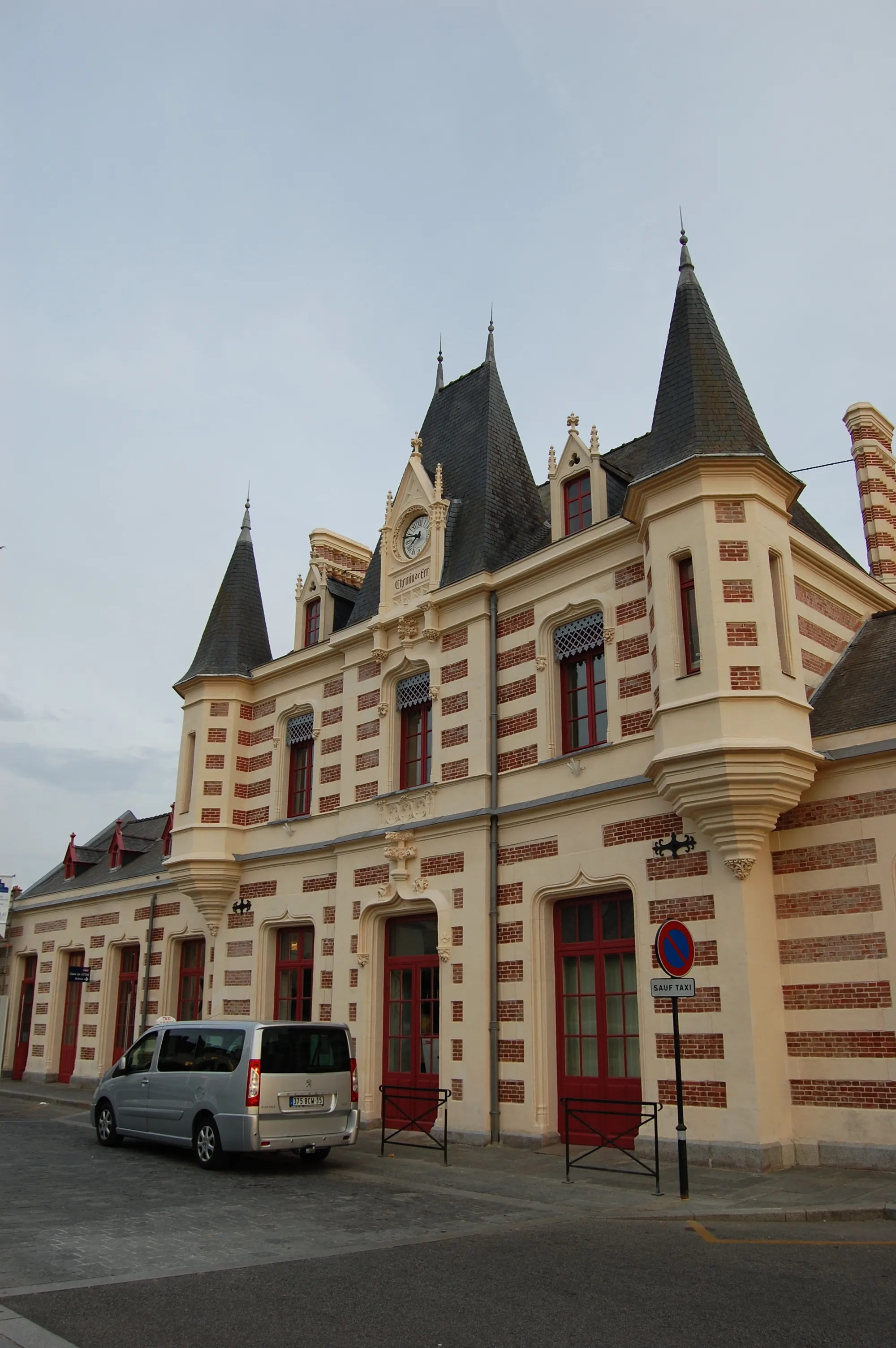 Photo showing: Vitré Train station