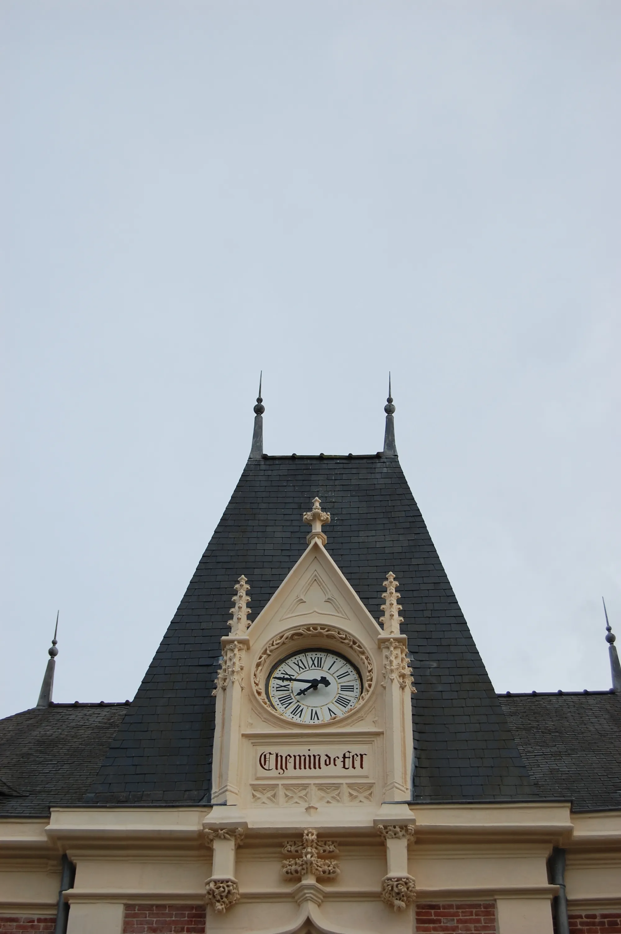 Photo showing: Vitré train station clock