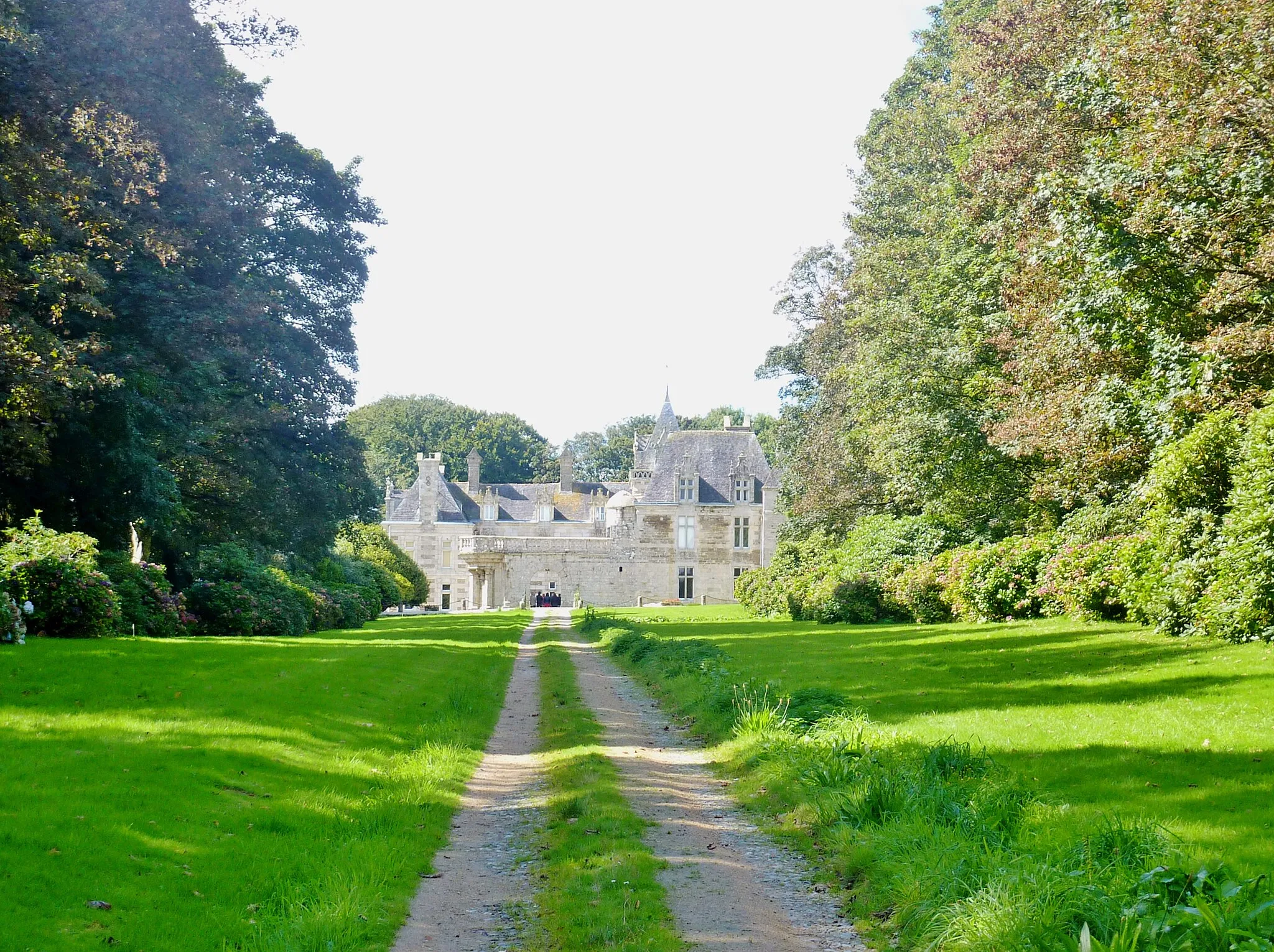 Photo showing: Le château de Keruzoret vu de l'est