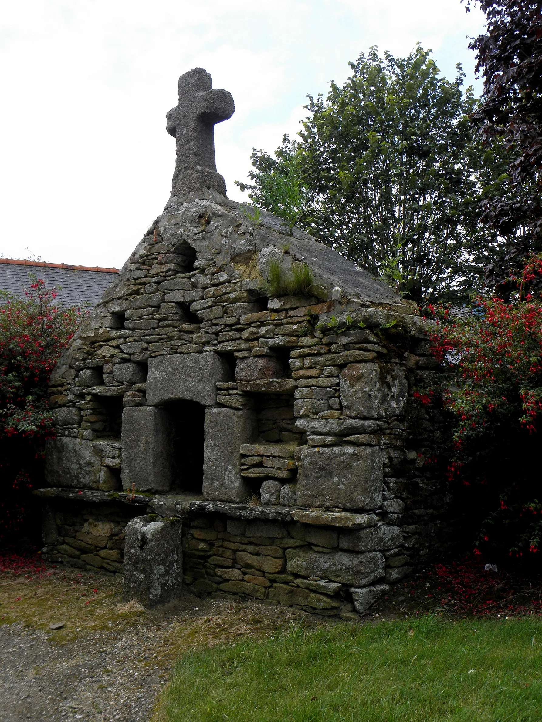 Photo showing: Chapelle Notre-Dame-de-Kersaint en Landunvez (29). Enclos.