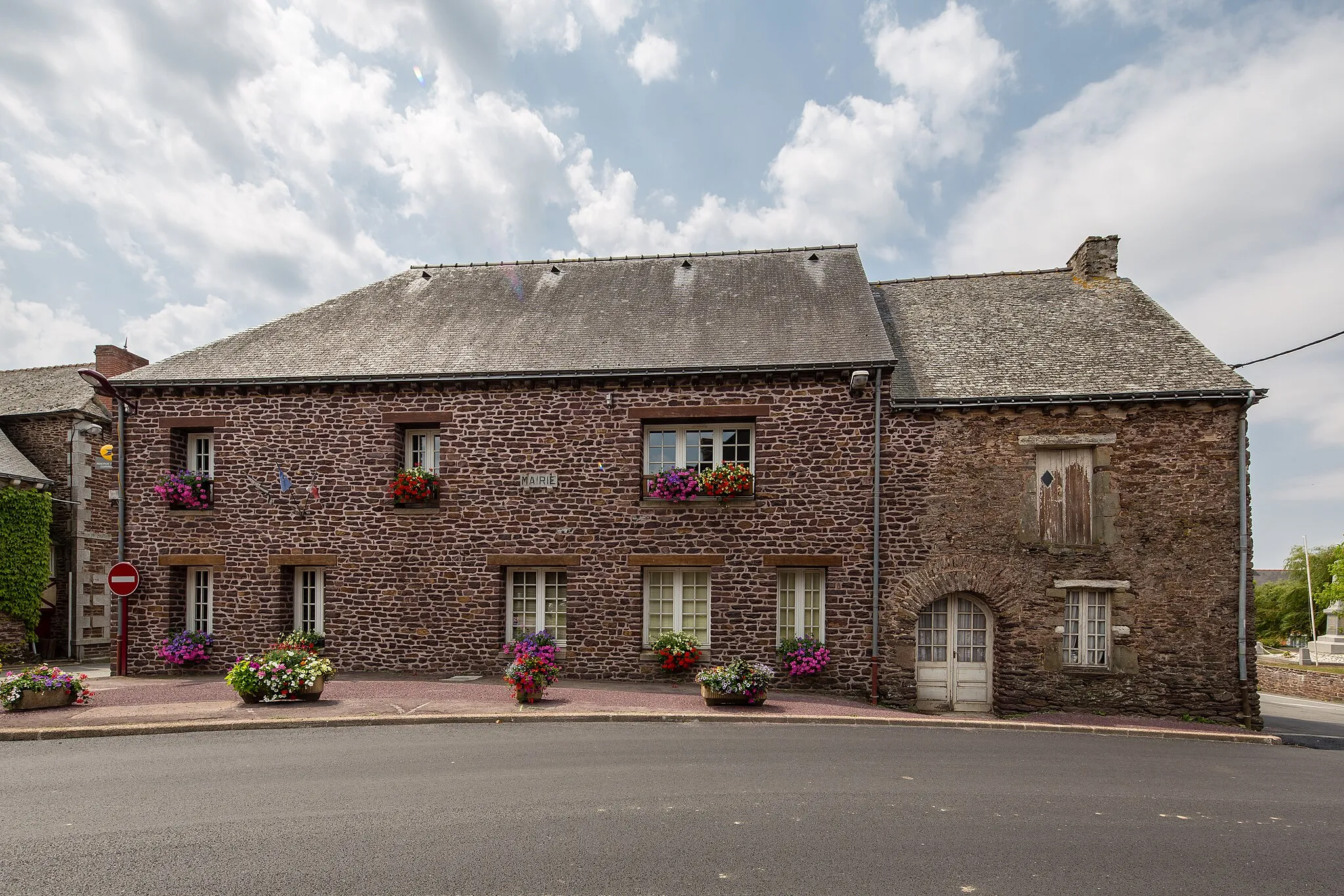 Photo showing: Mairie de Concoret (France).