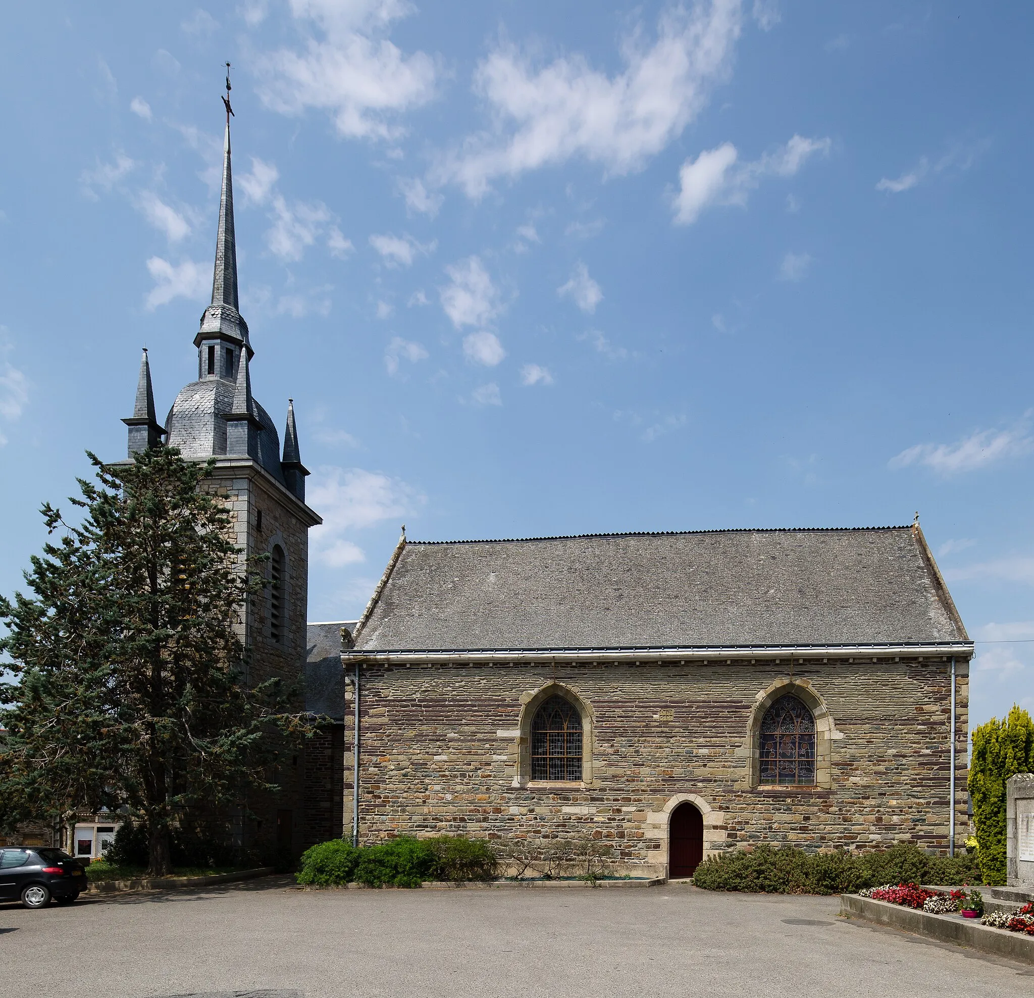 Photo showing: Église Saint-Pierre de Néant-sur-Yvel (France).