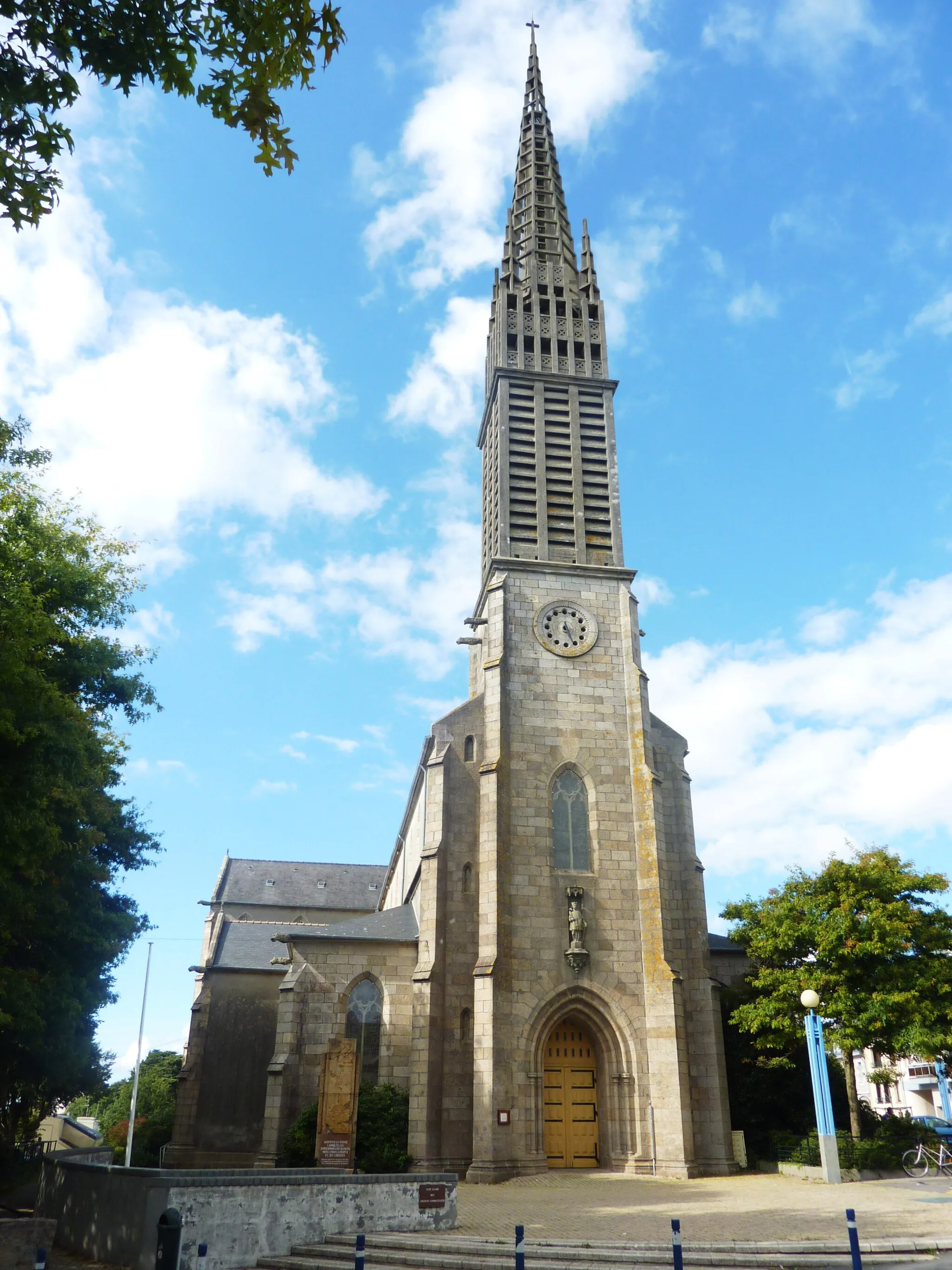 Photo showing: Brest : l'église paroissiale de Lambézellec