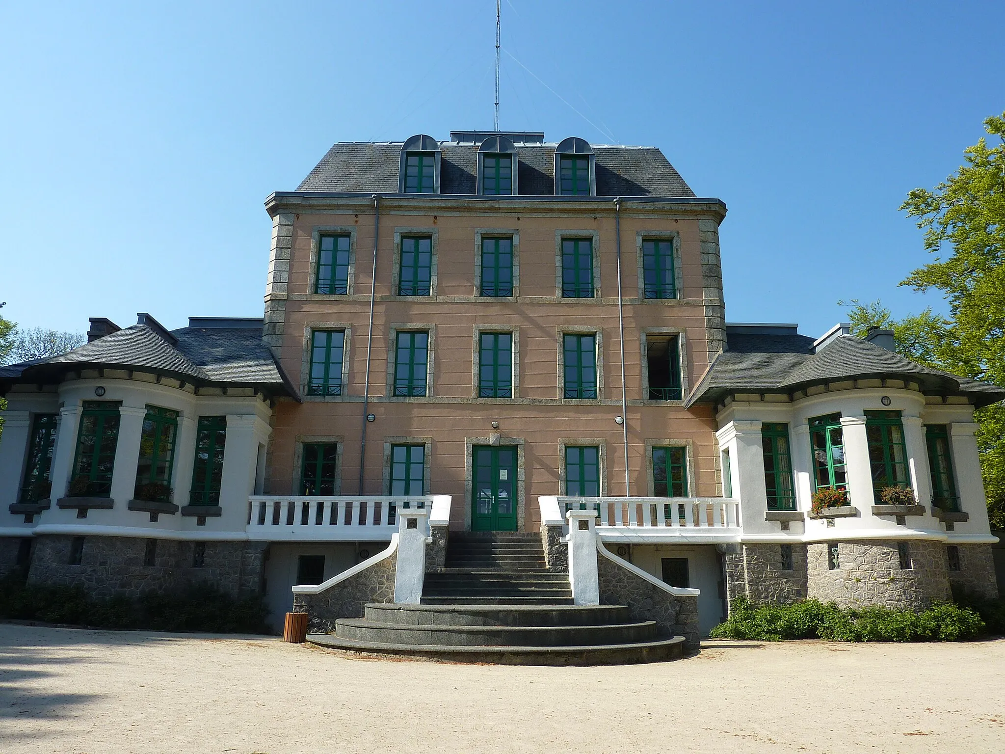 Photo showing: Le Relecq-Kerhuon : le manoir du Gué Fleury, actuellement siège du CIEL (Centre international d'études de langues)