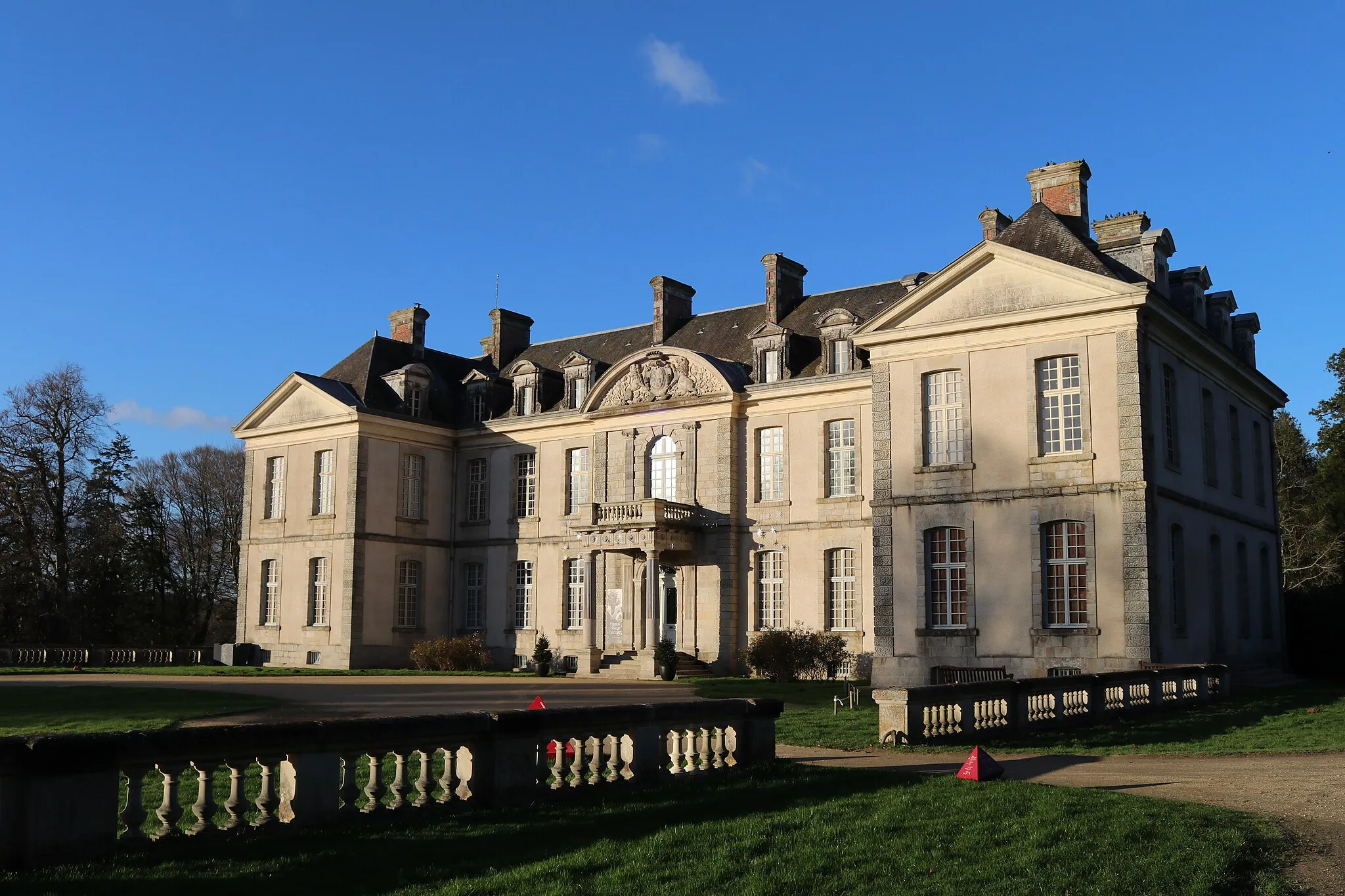Photo showing: Façade sud-ouest du château de Kerguéhennec à Bignan (Morbihan, France)