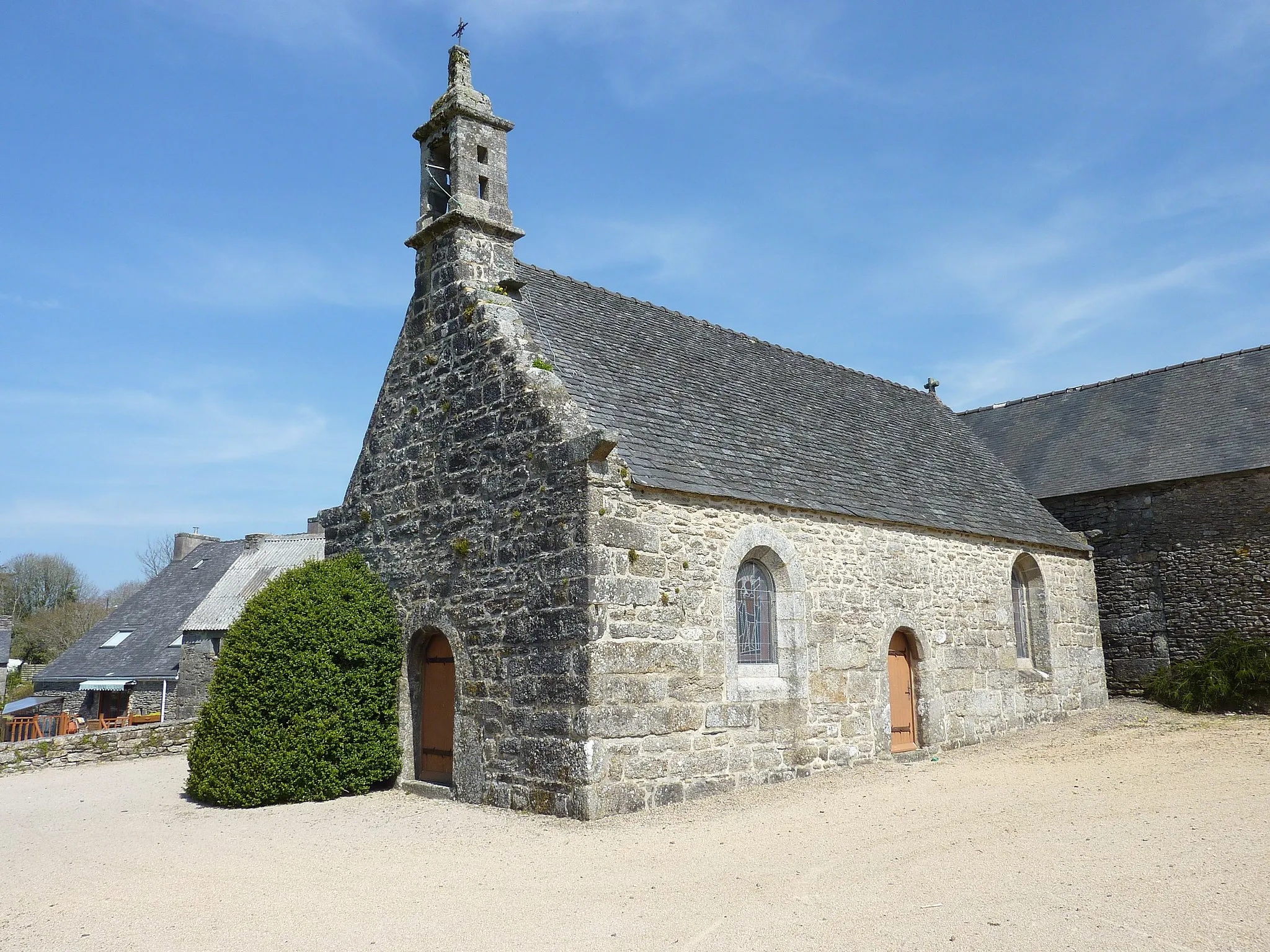 Photo showing: La Feuillée. La chapelle Saint-Houardon