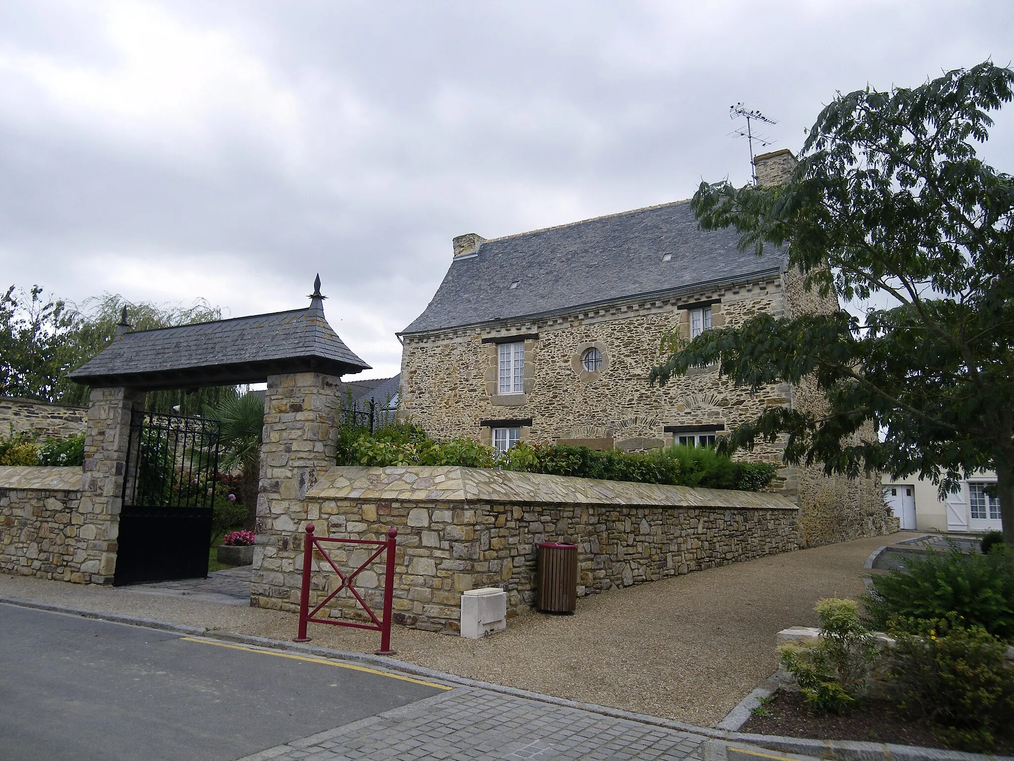 Photo showing: Maison de notable à Torcé (35).