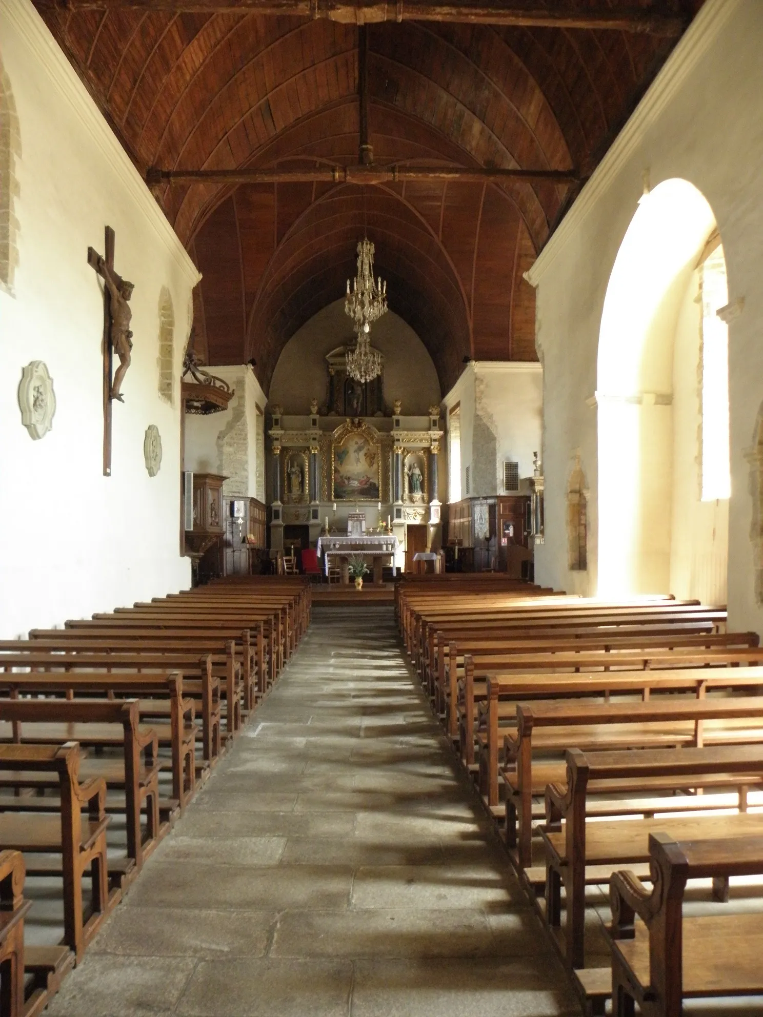 Photo showing: Intérieur de l'église Saint-Jacques-le-Majeur de Boistrudan (35). Nef.