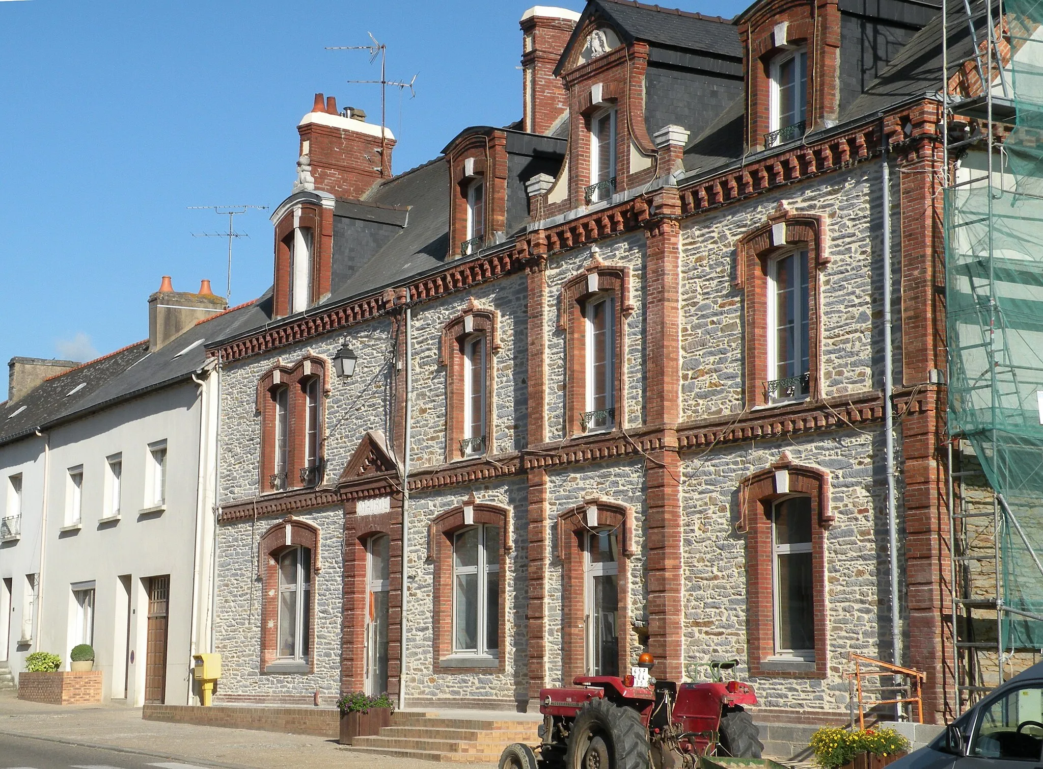 Photo showing: Town hall of Sixt-sur-Aff
