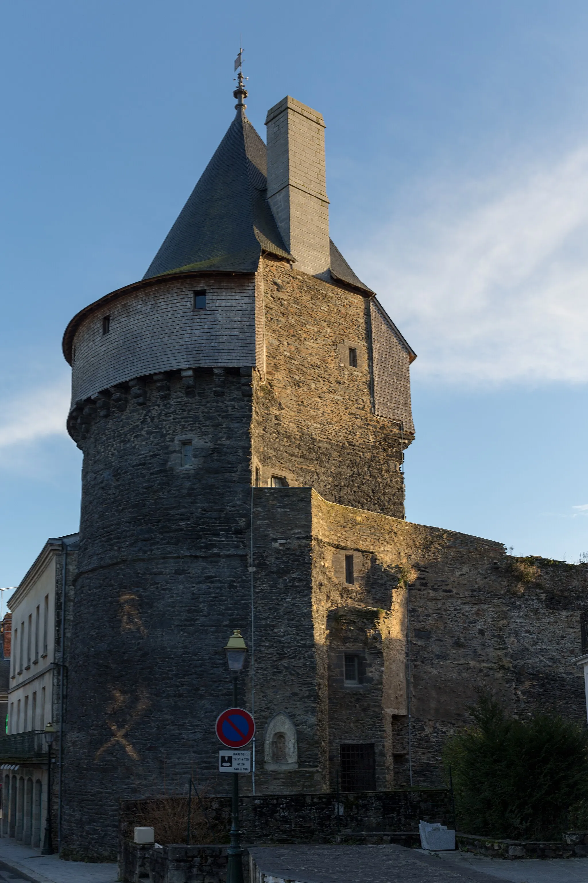 Photo showing: Tour de la Bridolle à Vitré.