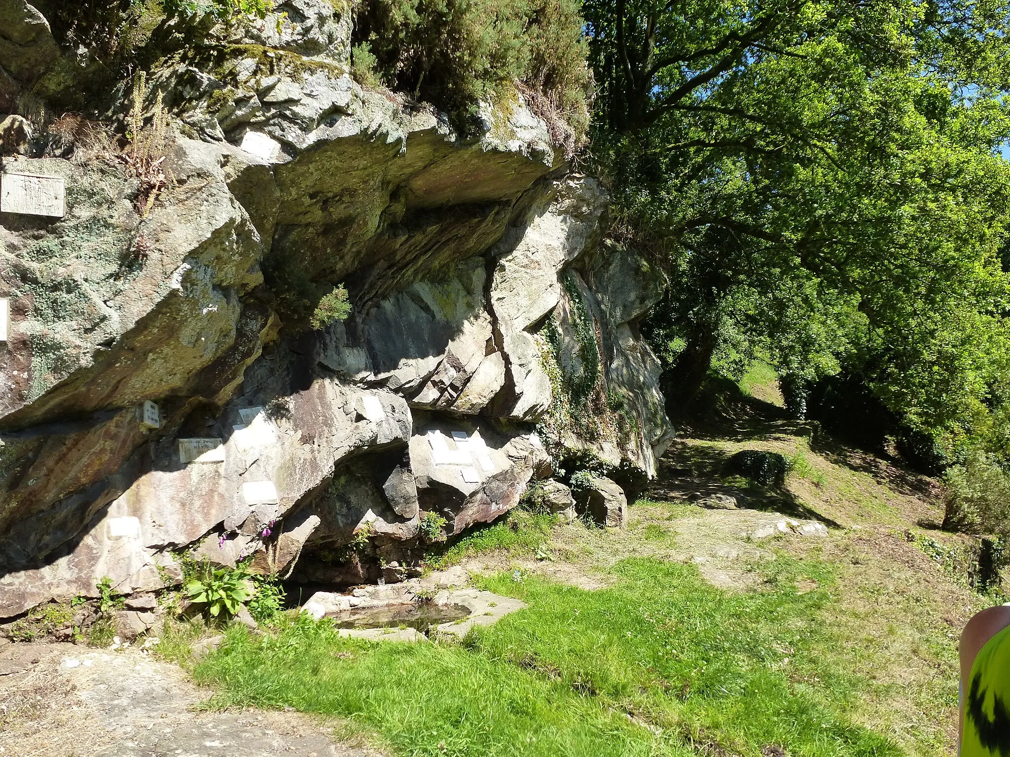 Photo showing: le site de la grotte de brandivy