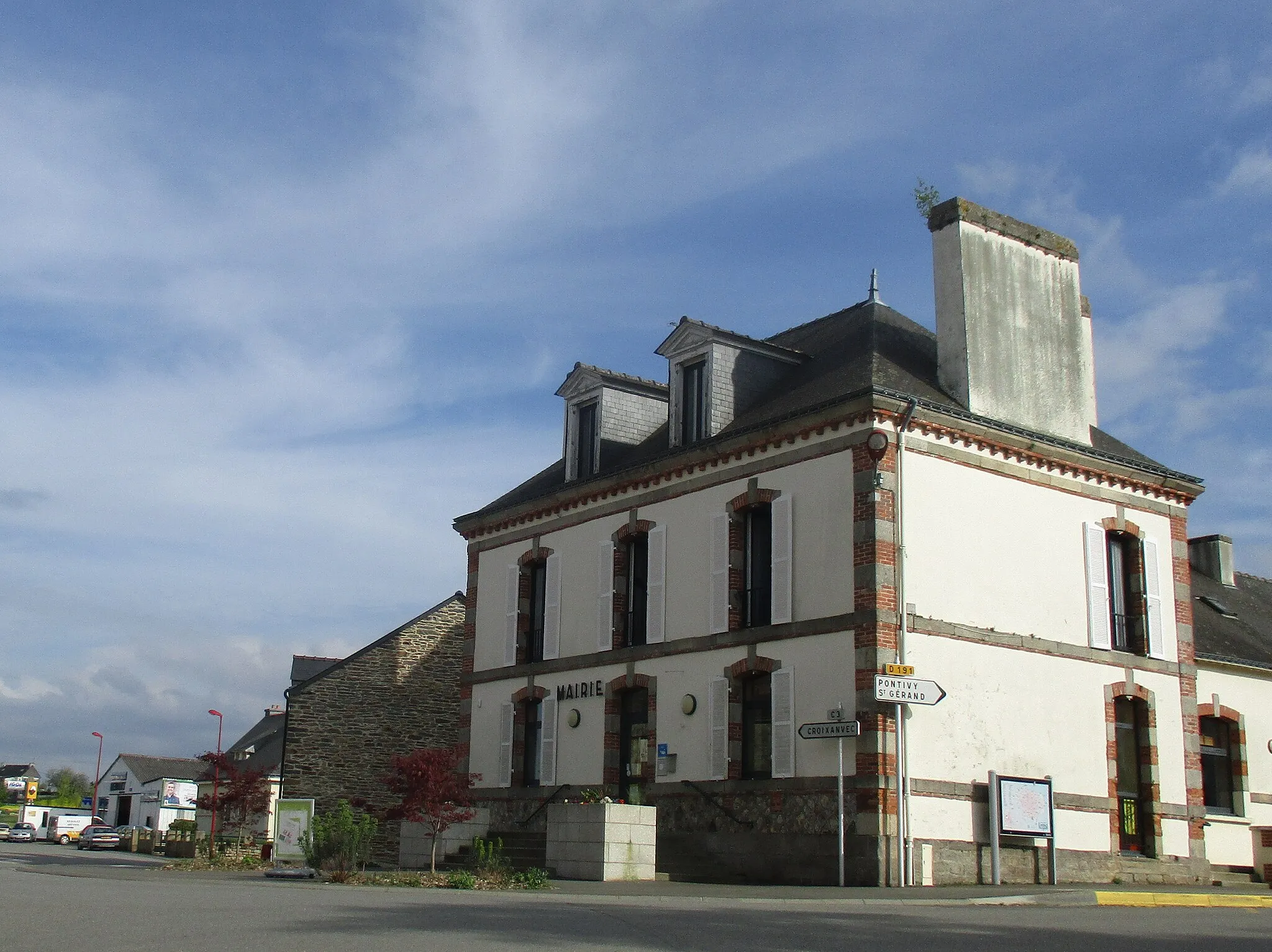 Photo showing: La mairie de Kergrist (56)