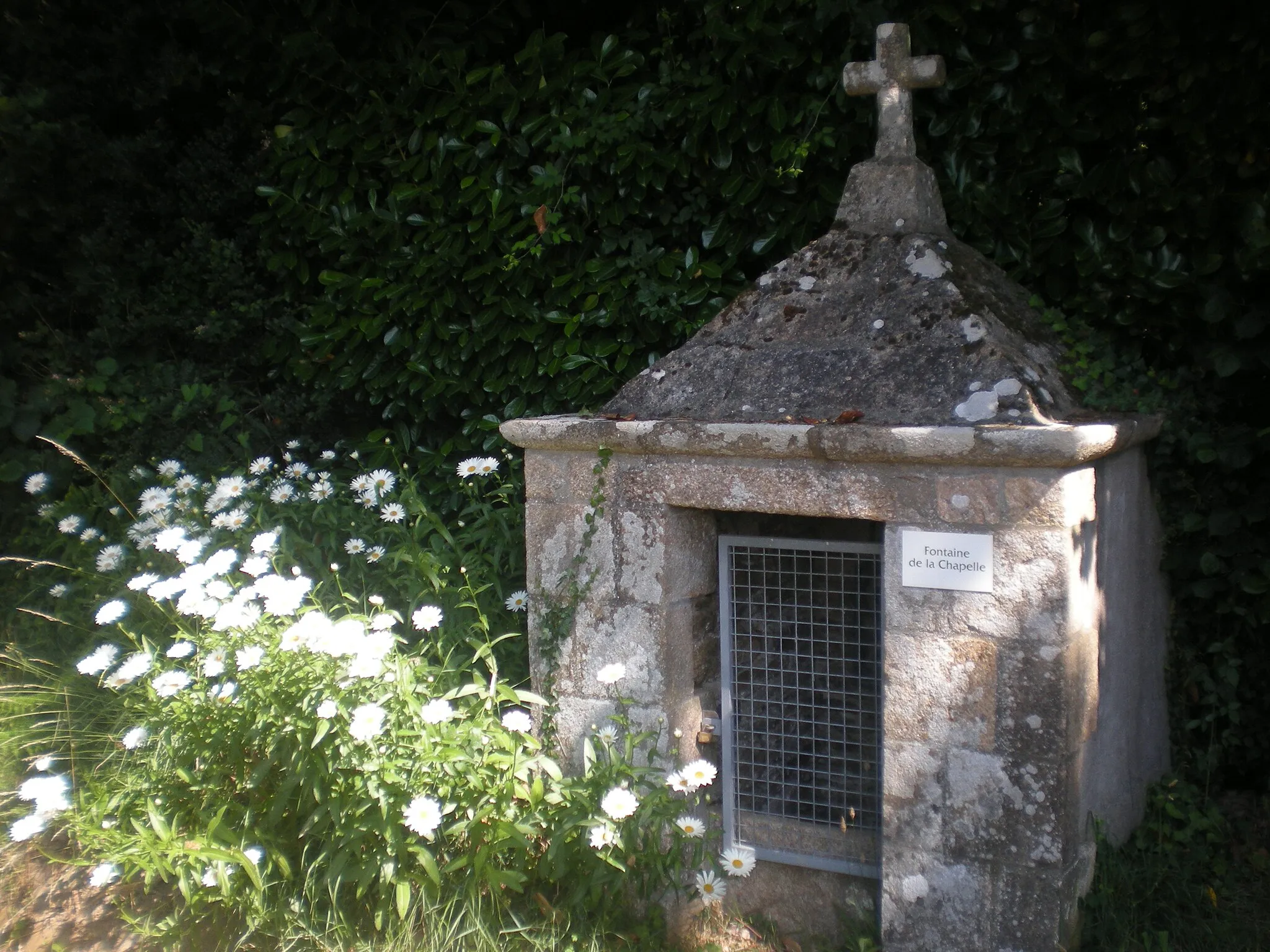 Photo showing: la fontaine notre-dame de la salette