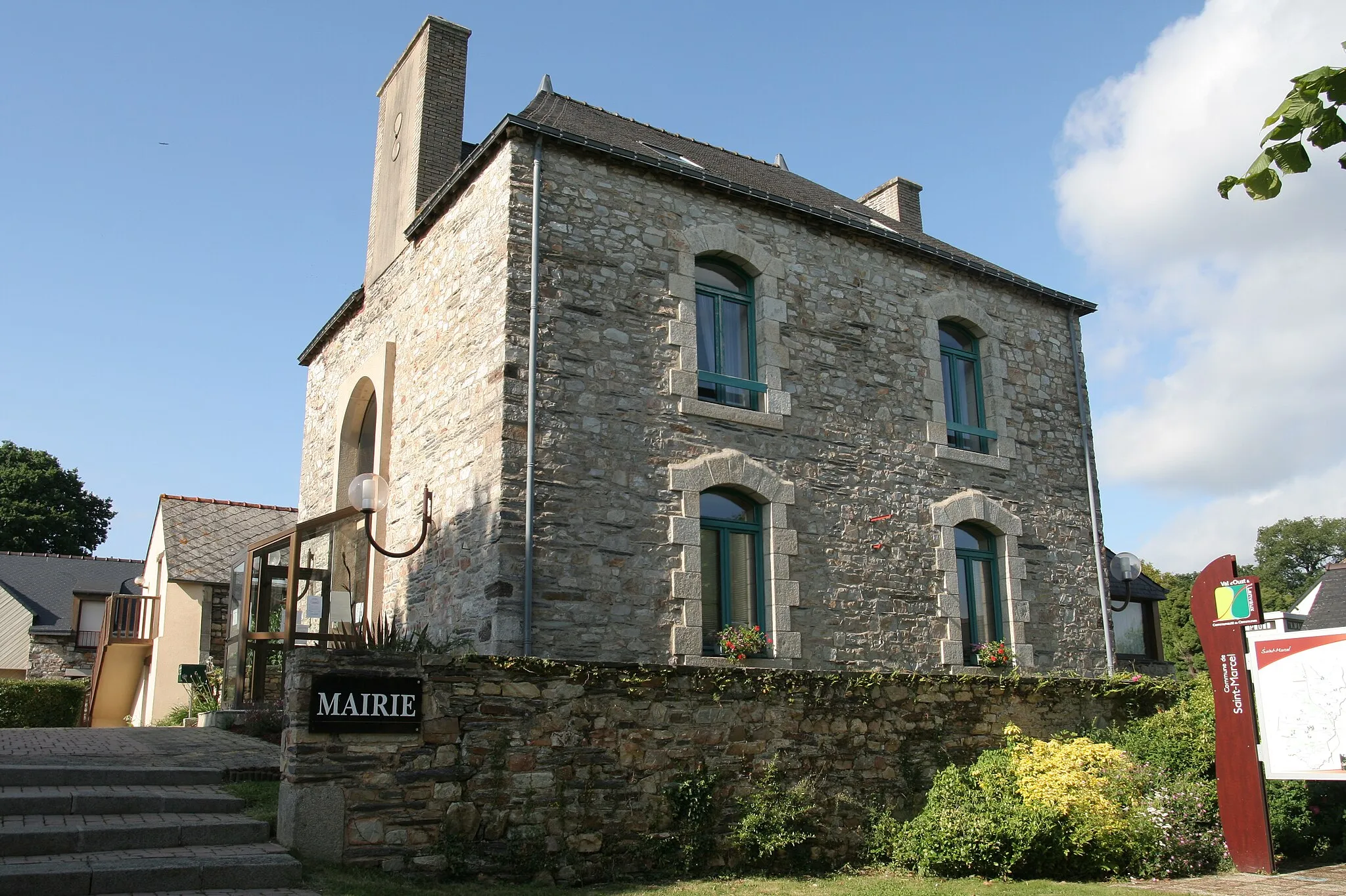 Photo showing: Mairie Saint-Marcel.