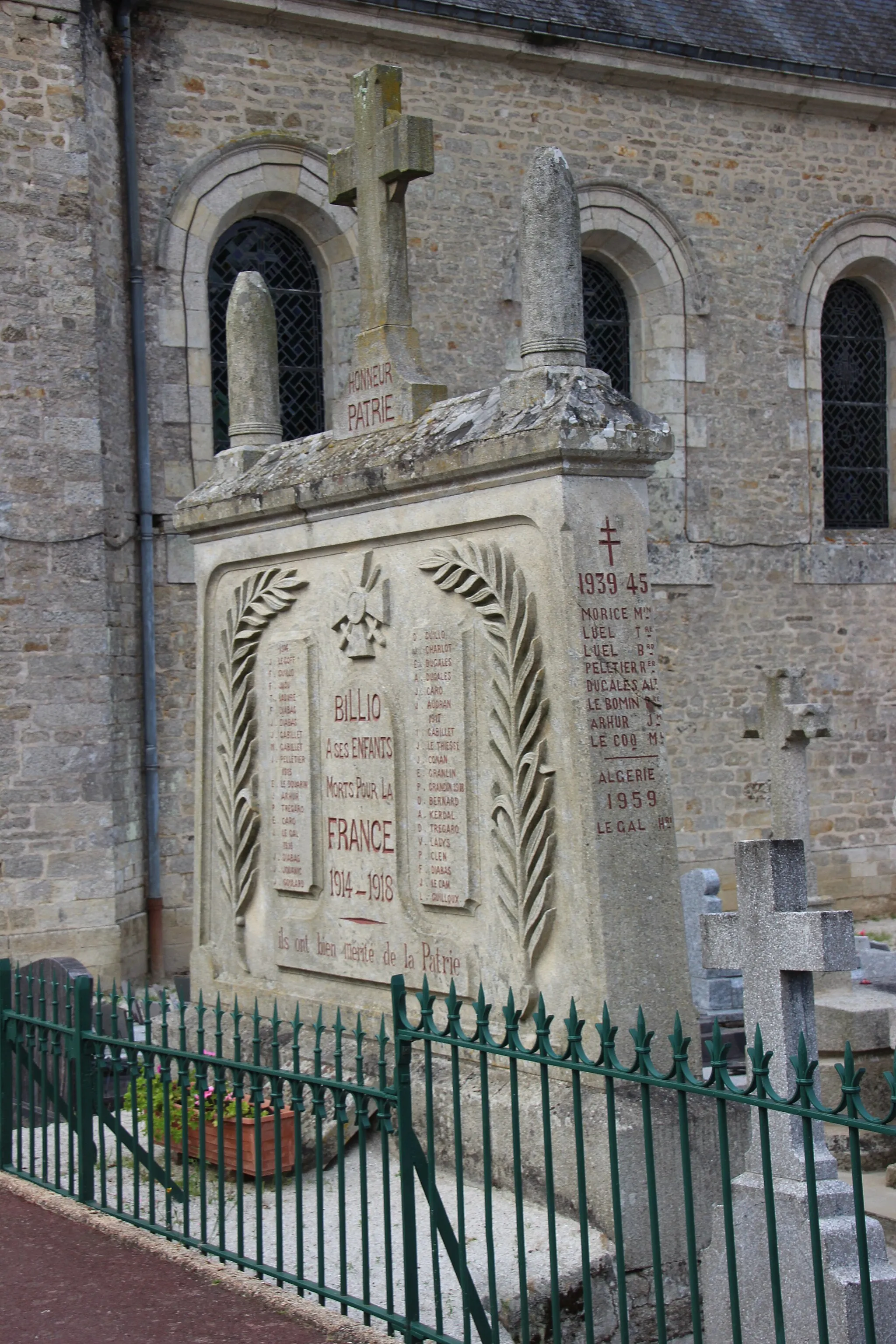 Photo showing: Monument aux morts Billio