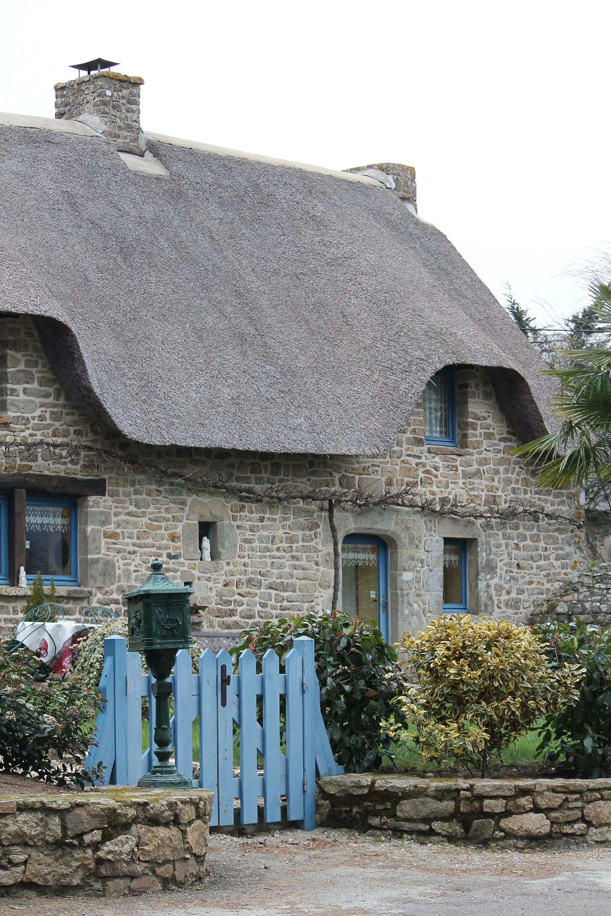 Photo showing: Chaumière du hameau de Cahire, à Plougoumelen (Morbihan)