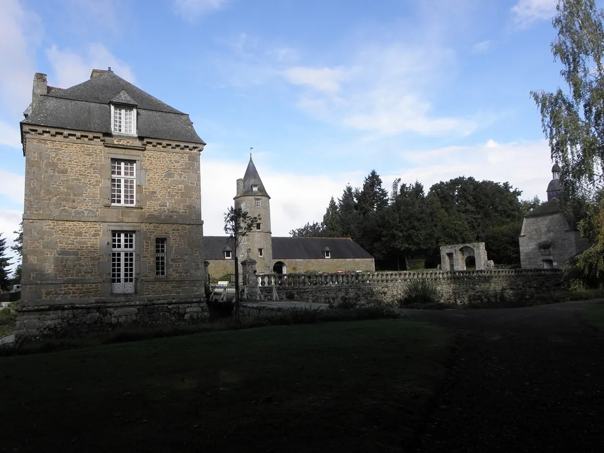 Photo showing: This building is inscrit au titre des monuments historiques de la France. It is indexed in the base Mérimée, a database of architectural heritage maintained by the French Ministry of Culture, under the reference PA00090785 .