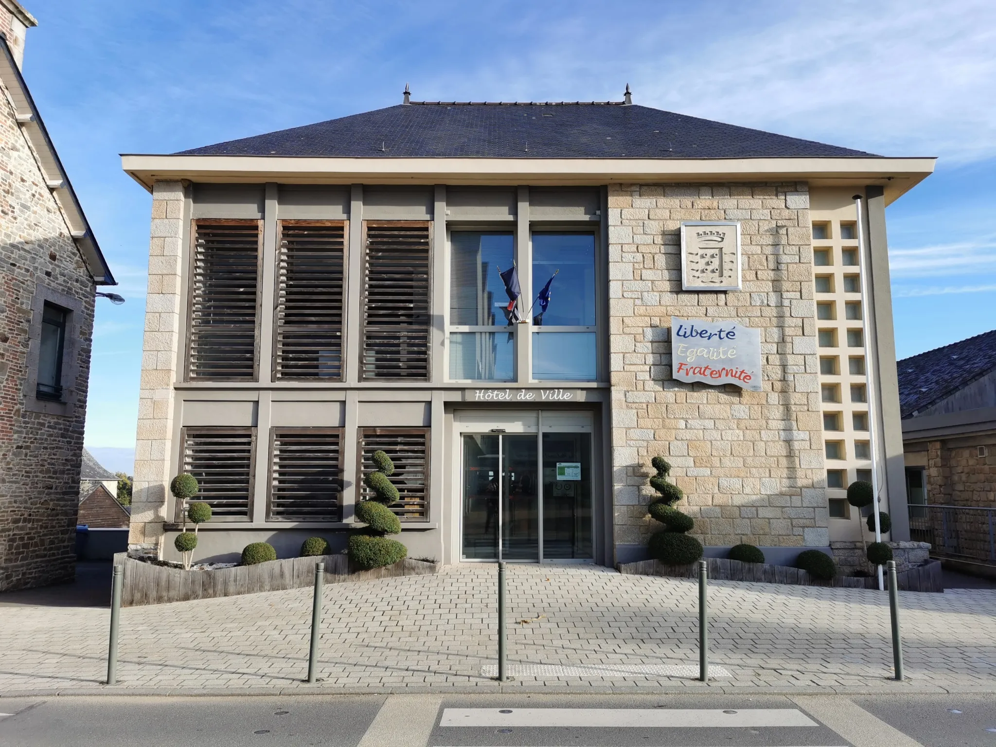 Photo showing: Photo de la mairie de La Bouëxière - 35340 - Bretagne France en 2020