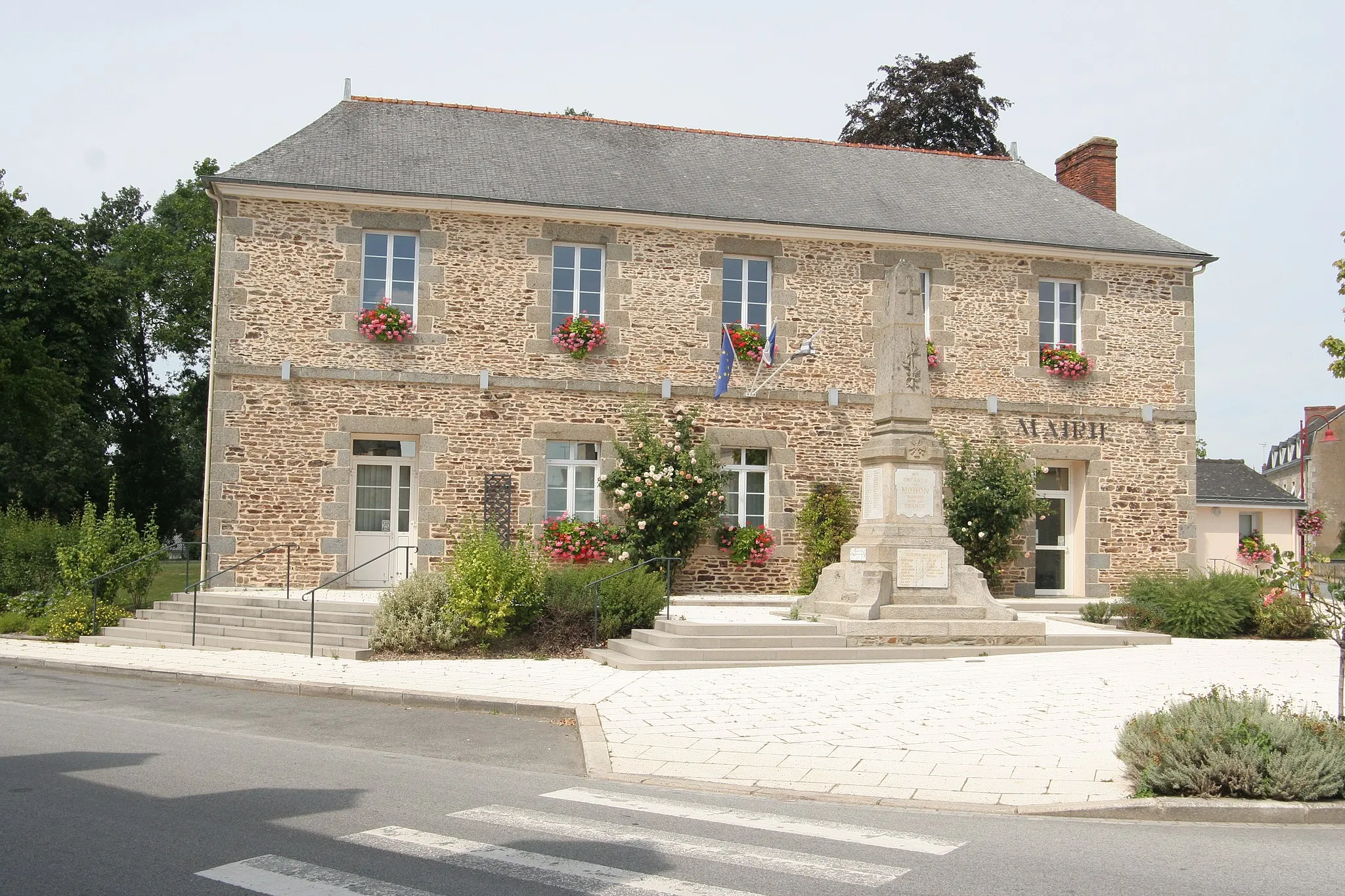 Photo showing: Mairie de Mohon.