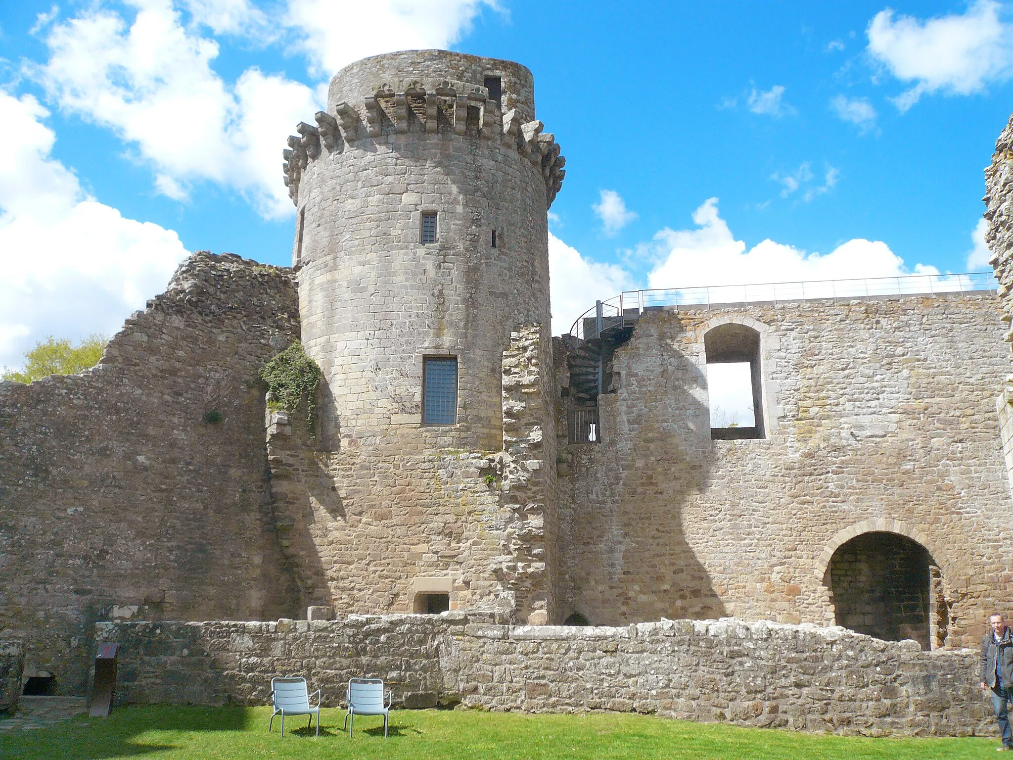 Photo showing: Vue de la cours intérieure du château de la Hunaudaye à Plédéliac dans les Côtes d'Armor.