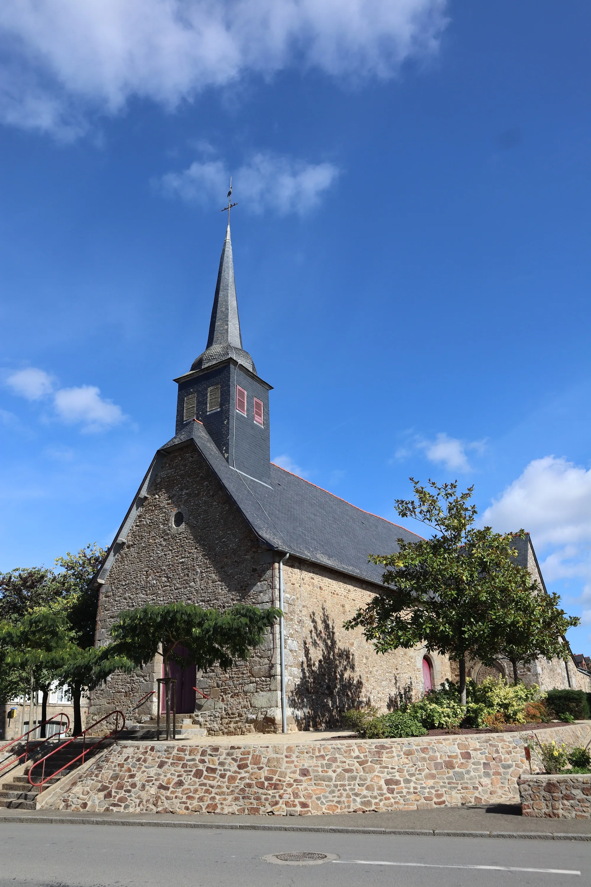Photo showing: Extérieur de l'église Saint-Martin-de-Tours de Feins (Ille-et-Vilaine).