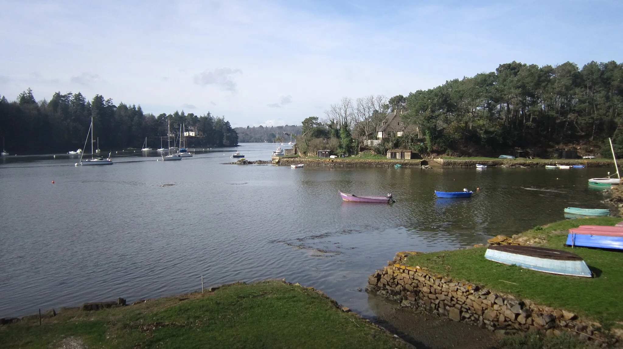 Photo showing: Le Bono ː la Rivière d'Auray en direction de l'amont vue depuis les environs de Boursul.